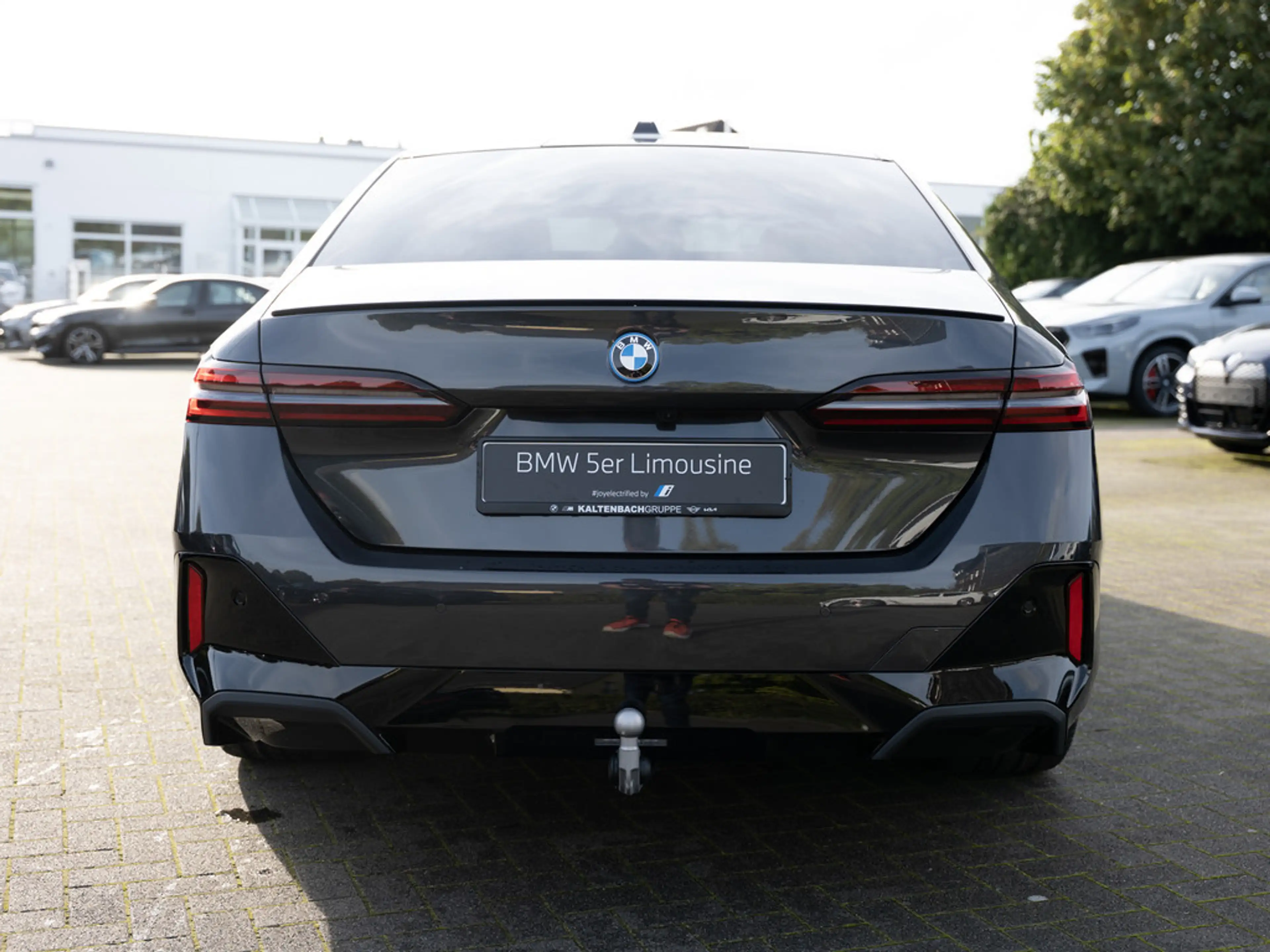 BMW 530 e xDrive M Sport Pro 360° PANO LED HUD ACC — photo 7