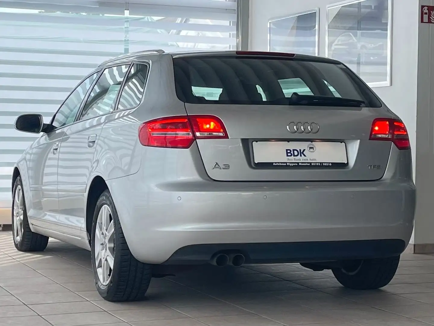 Audi A3 Sportback 1.4 TFSI Aut.  5-Türer Xenon Silber - 2