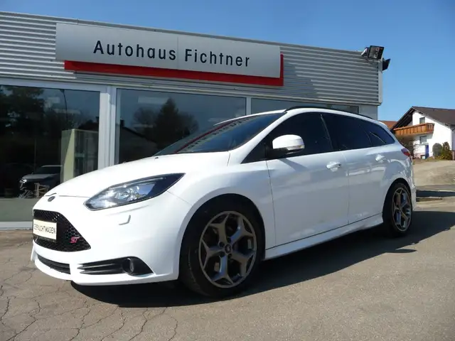 Ford Focus TURNIER 2.0 ST
