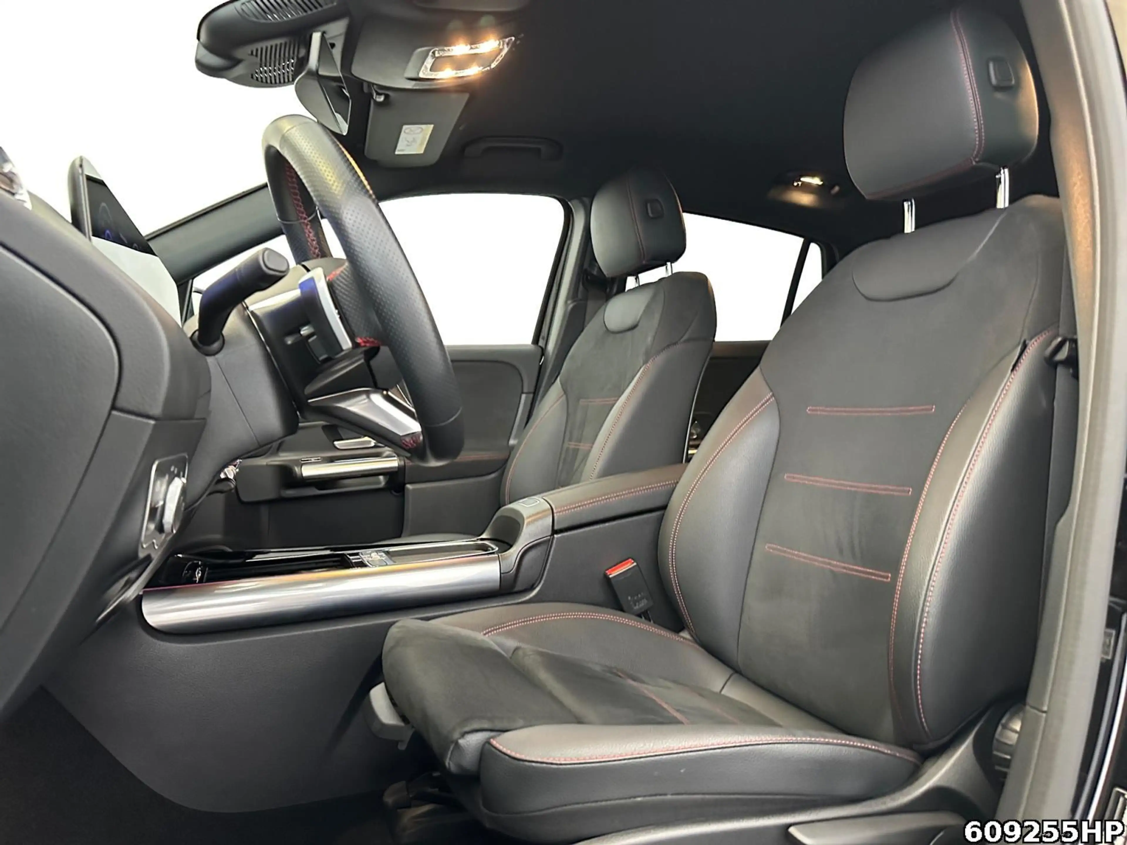 Mercedes-Benz EQA 350 4M AMG AHK DISTRONIC Totwinkel Alarmanl. — photo 10