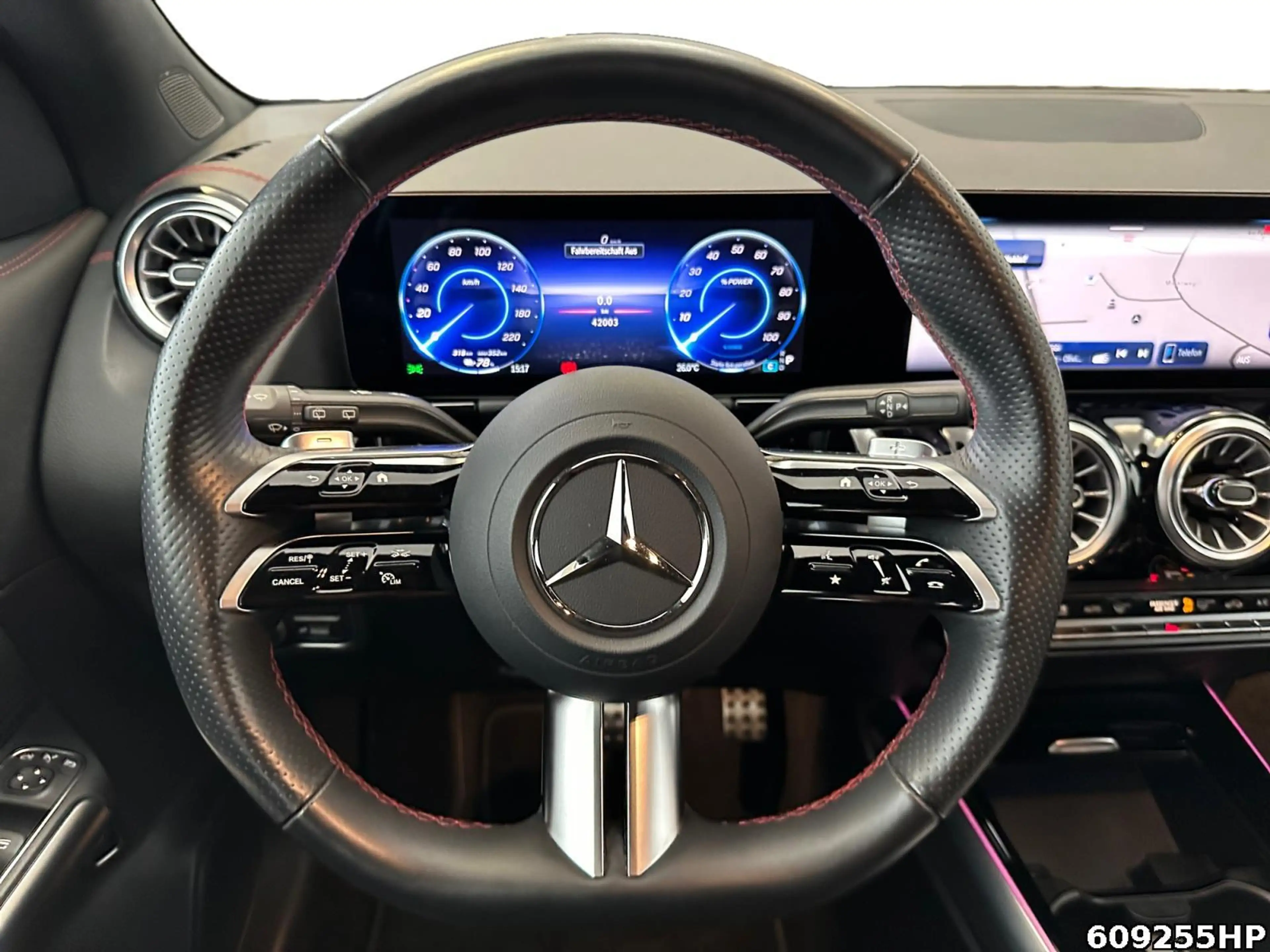 Mercedes-Benz EQA 350 4M AMG AHK DISTRONIC Totwinkel Alarmanl. — photo 13
