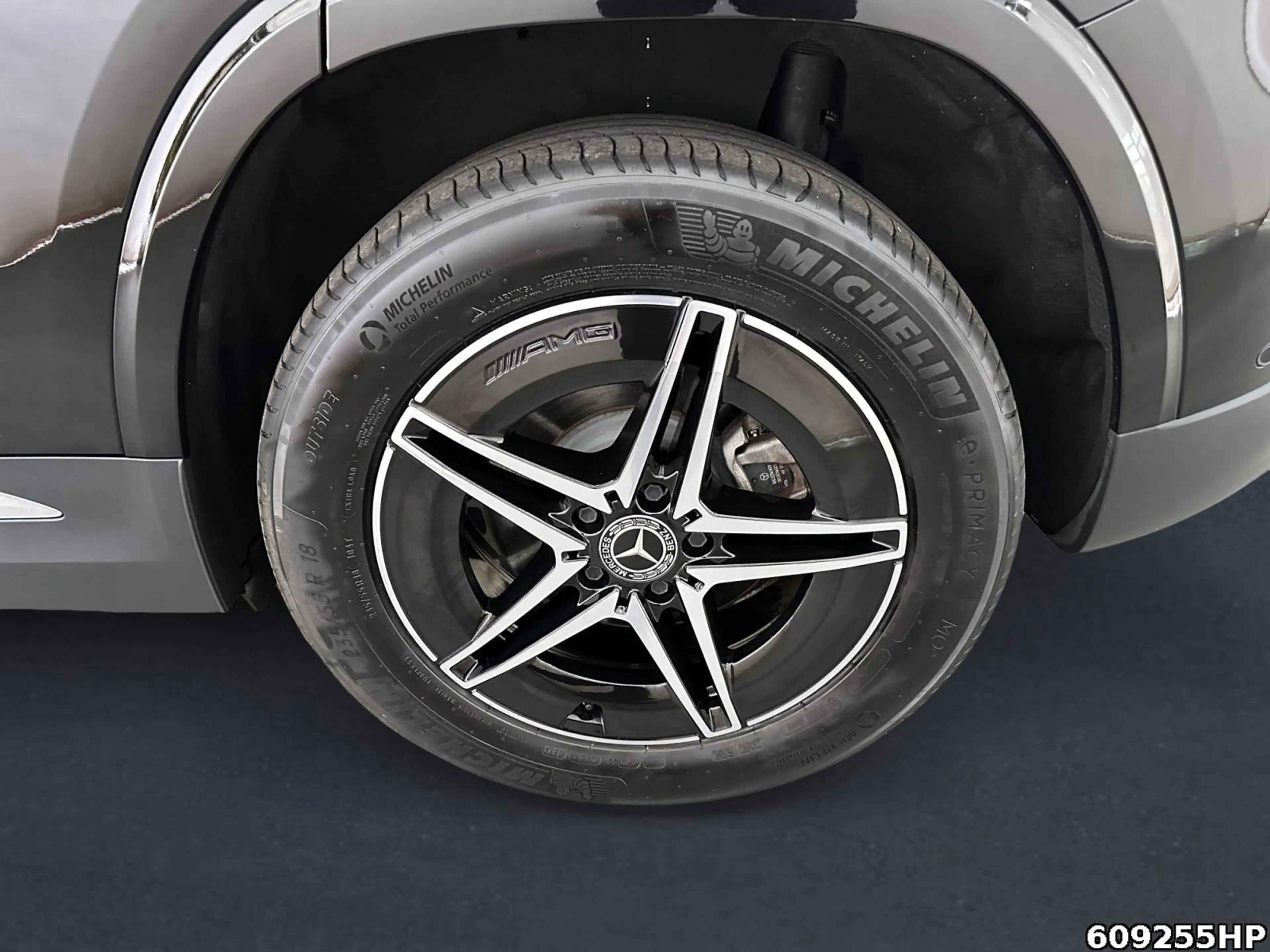 Mercedes-Benz EQA 350 4M AMG AHK DISTRONIC Totwinkel Alarmanl. — photo 5