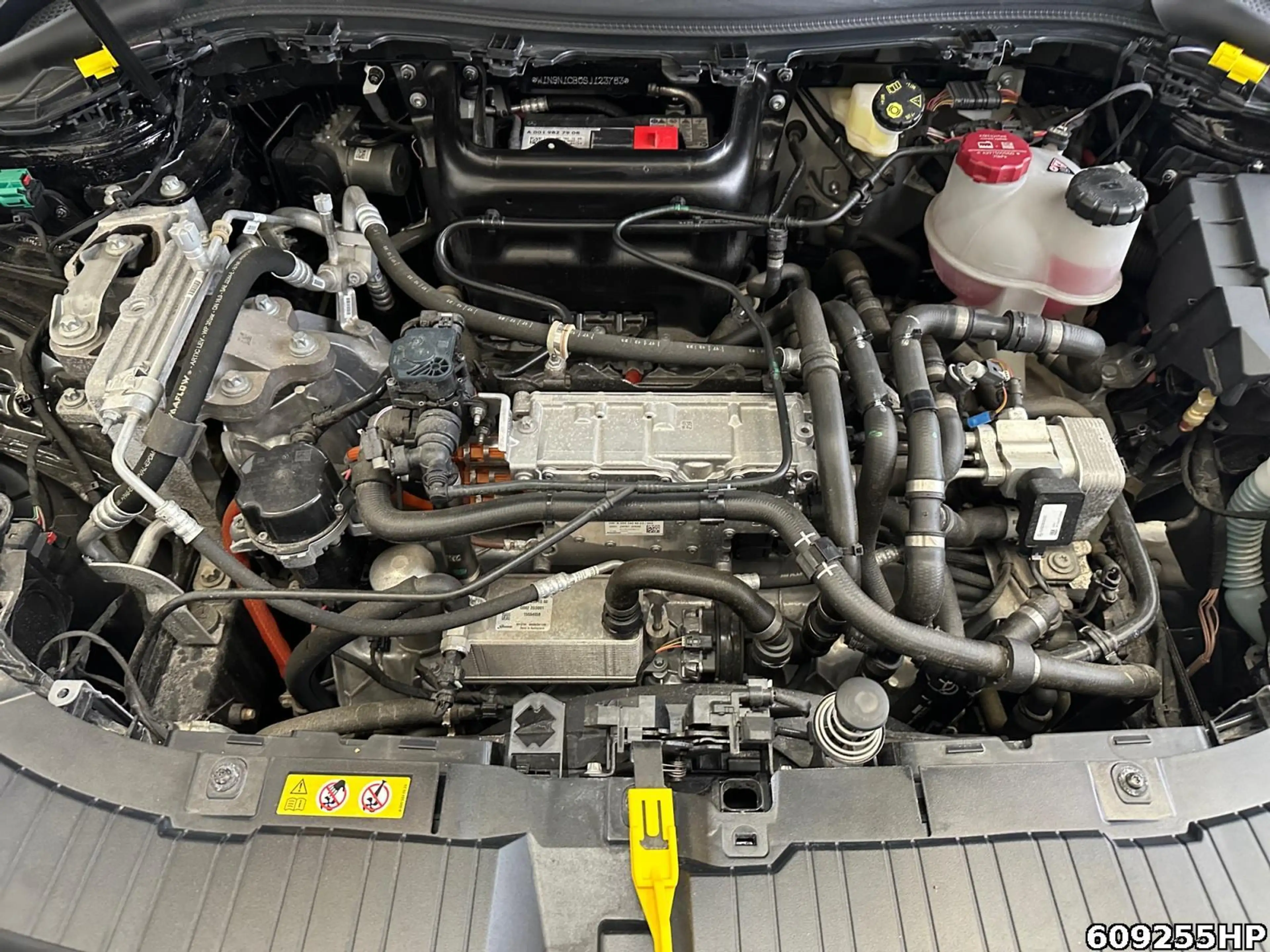 Mercedes-Benz EQA 350 4M AMG AHK DISTRONIC Totwinkel Alarmanl. — photo 7
