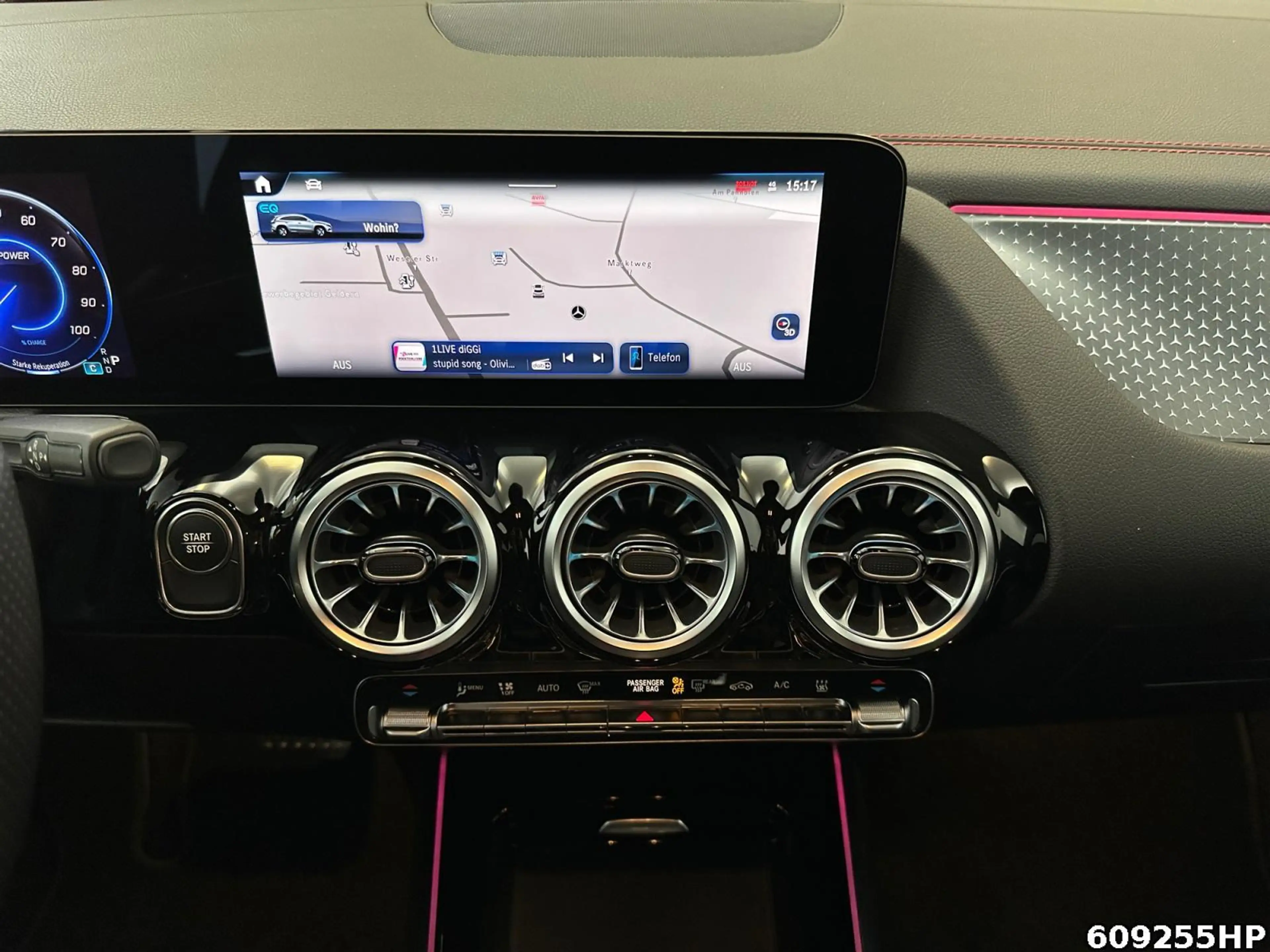 Mercedes-Benz EQA 350 4M AMG AHK DISTRONIC Totwinkel Alarmanl. — photo 14