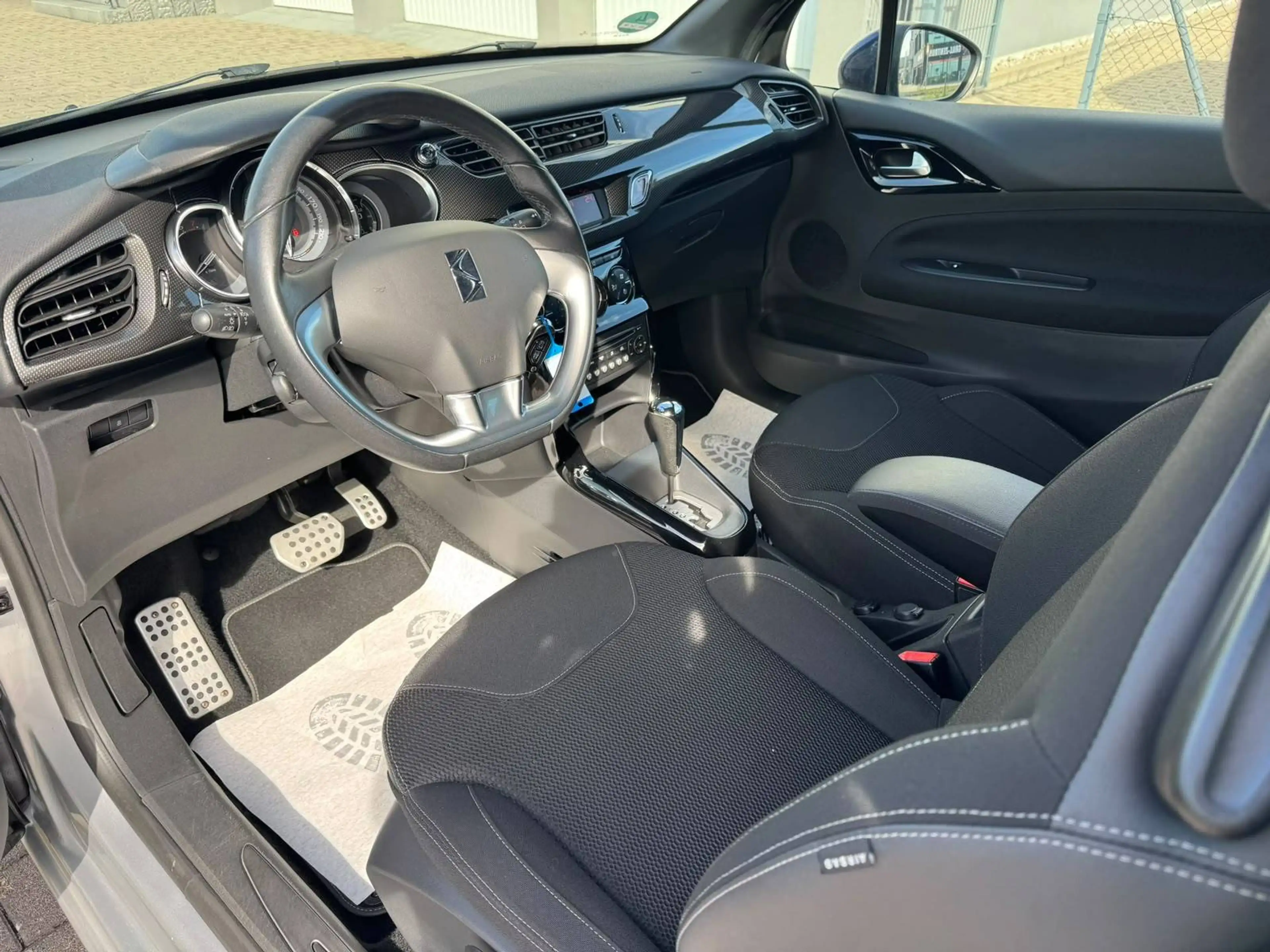 Citroen DS3 SoChic*Automatik*TÜV+insp.neu* — photo 10