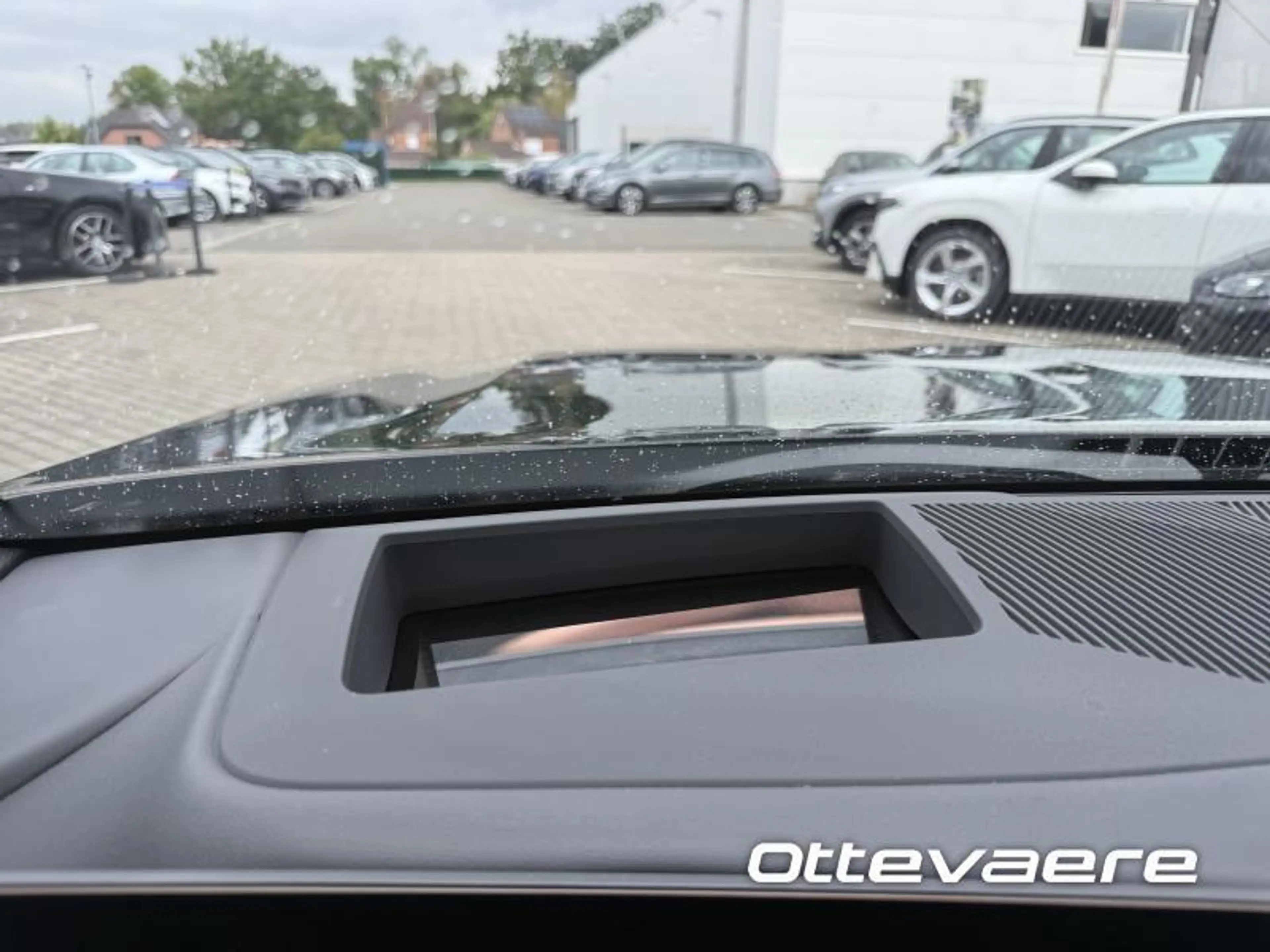 BMW i5 Touring — photo 13