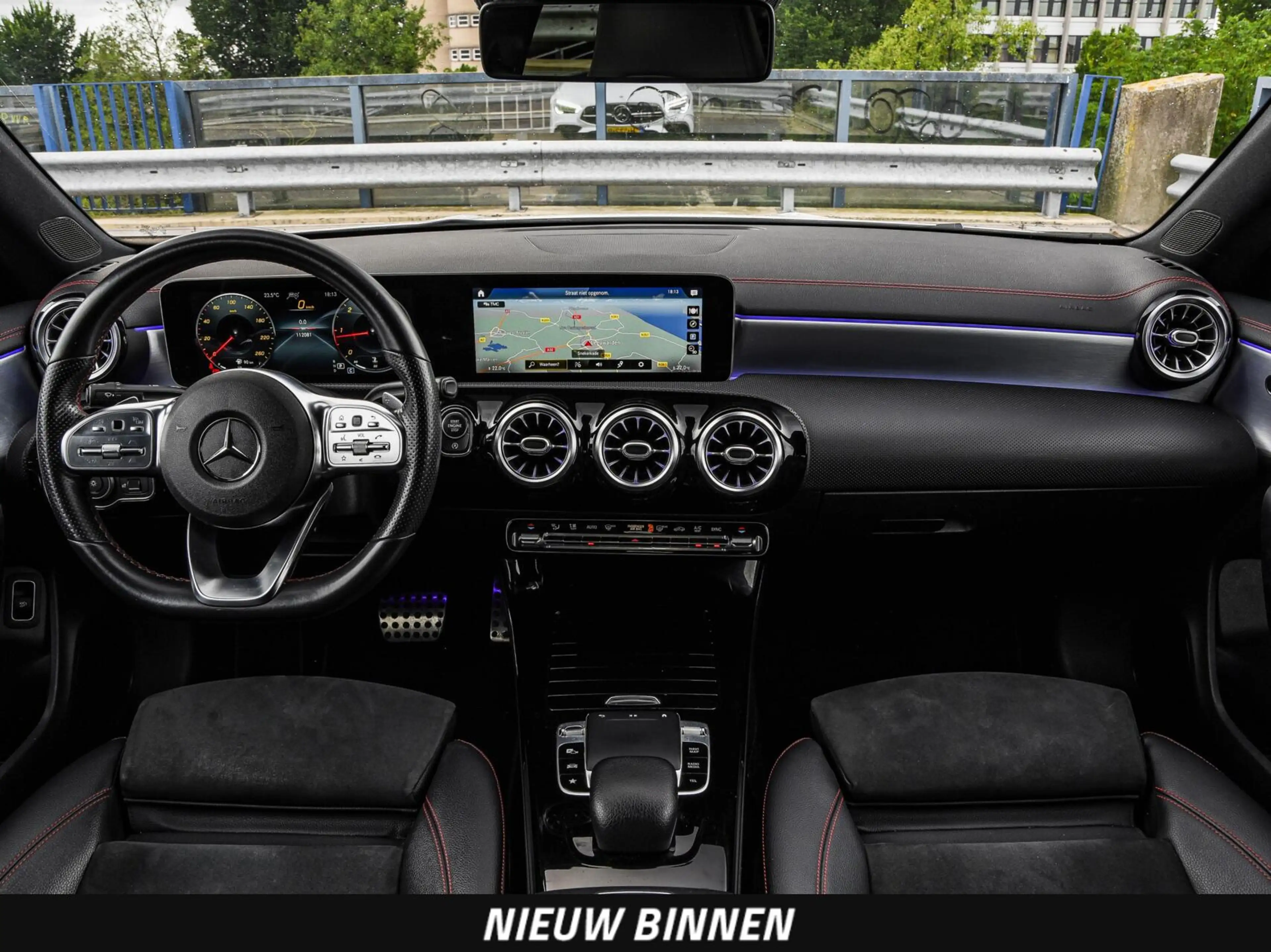 Mercedes-Benz CLA 200 d Premium Plus AMG Night Edition | Panoramadak | S — photo 2