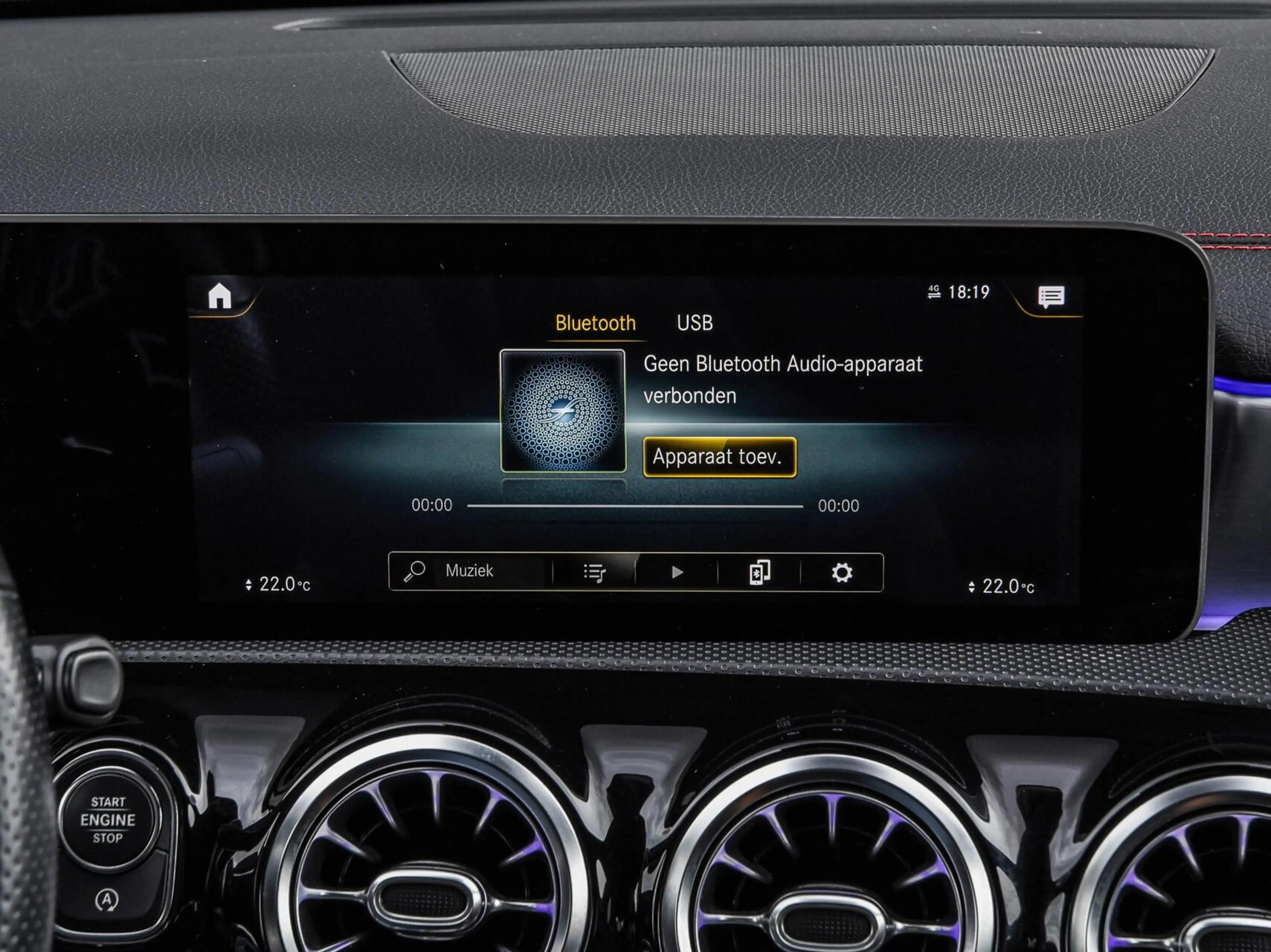 Mercedes-Benz CLA 200 d Premium Plus AMG Night Edition | Panoramadak | S — photo 25