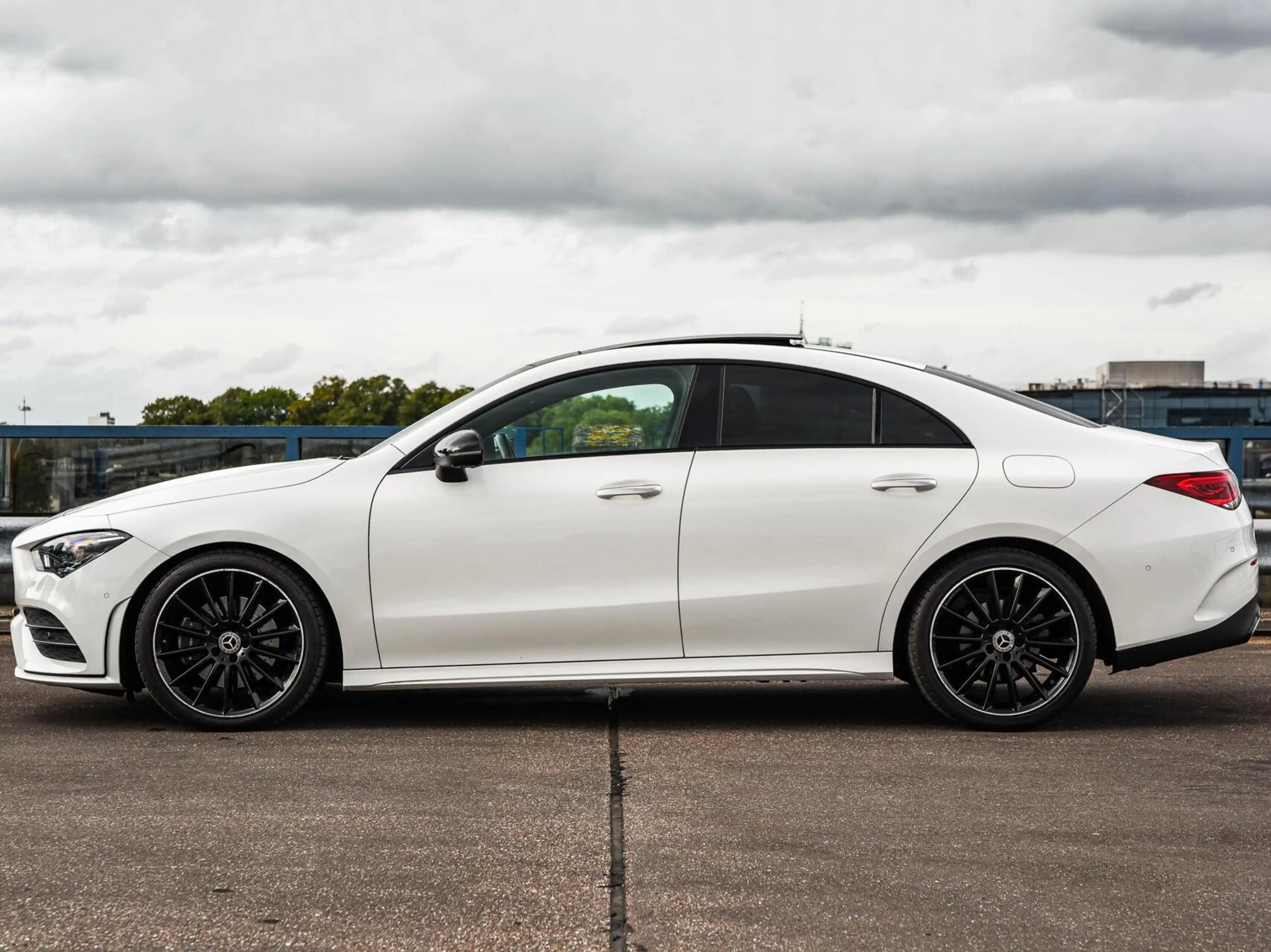 Mercedes-Benz CLA 200 d Premium Plus AMG Night Edition | Panoramadak | S — photo 7