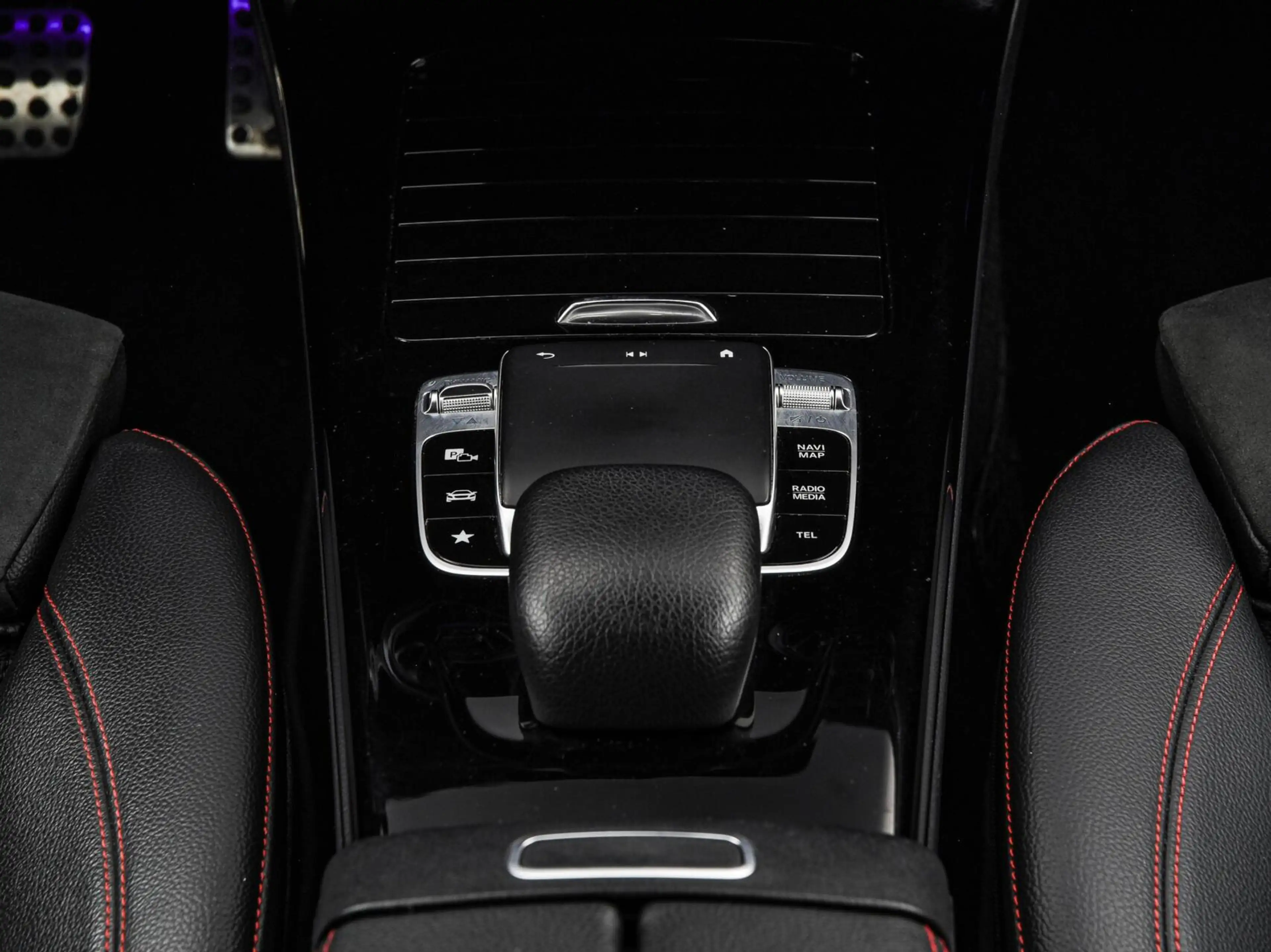 Mercedes-Benz CLA 200 d Premium Plus AMG Night Edition | Panoramadak | S — photo 37