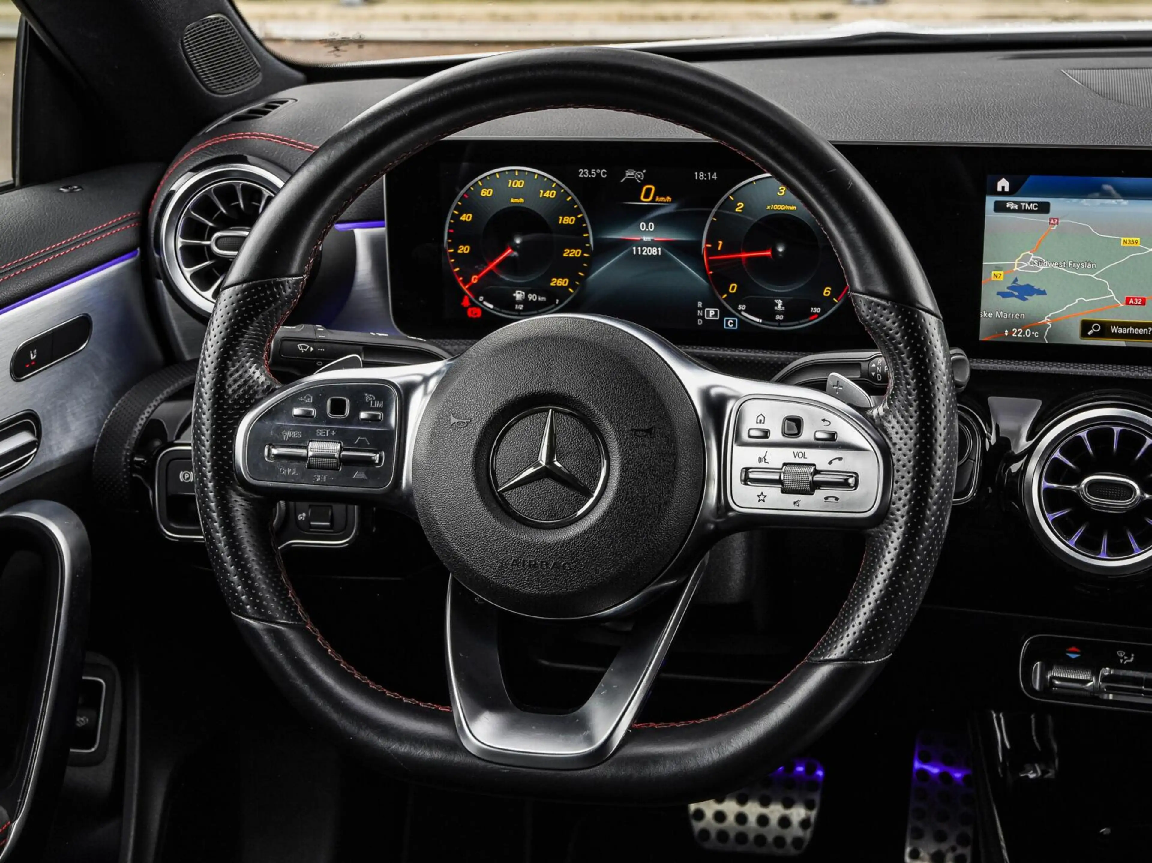 Mercedes-Benz CLA 200 d Premium Plus AMG Night Edition | Panoramadak | S — photo 16