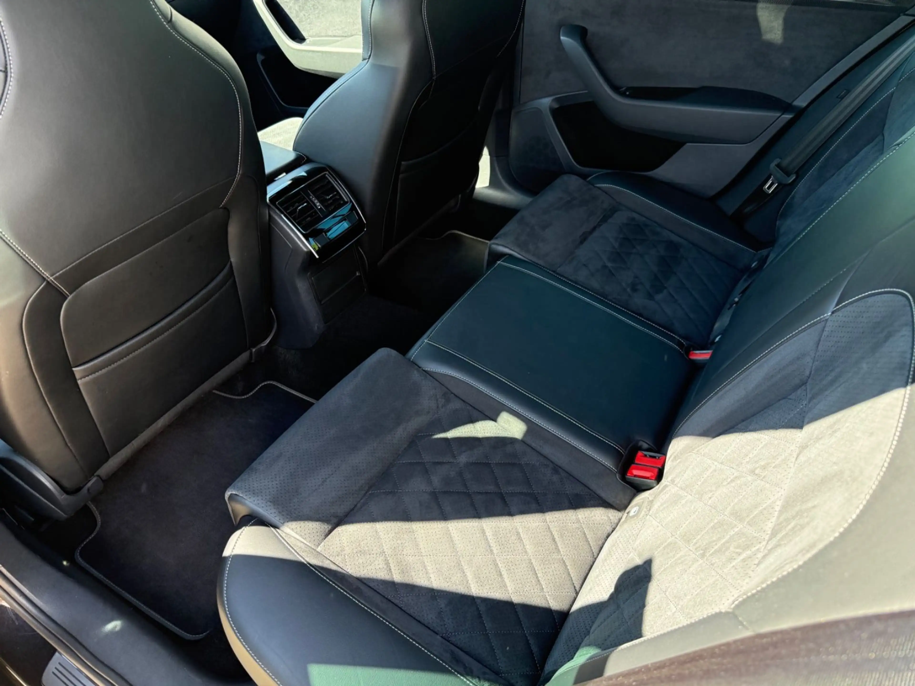 Skoda Superb Combi Sportline+AUTOMATIK+PDC+BC+MFL+ALCA — photo 9