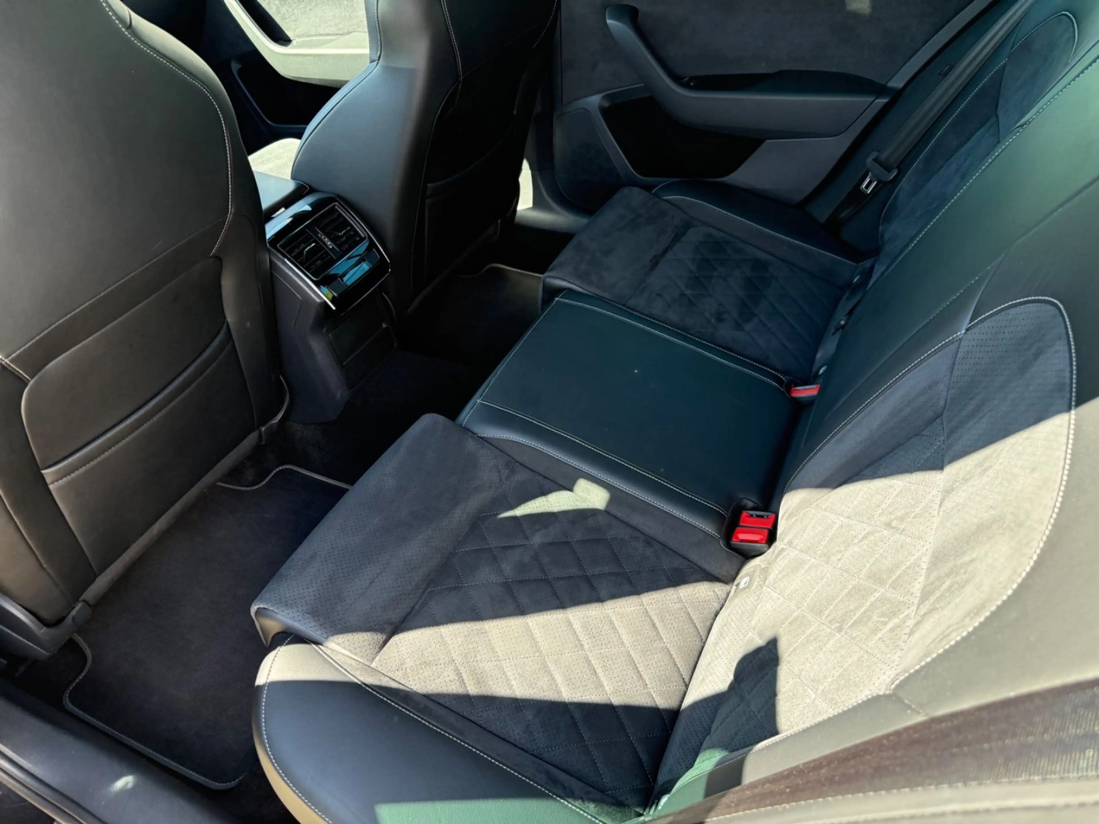 Skoda Superb Combi Sportline+AUTOMATIK+PDC+BC+MFL+ALCA — photo 10