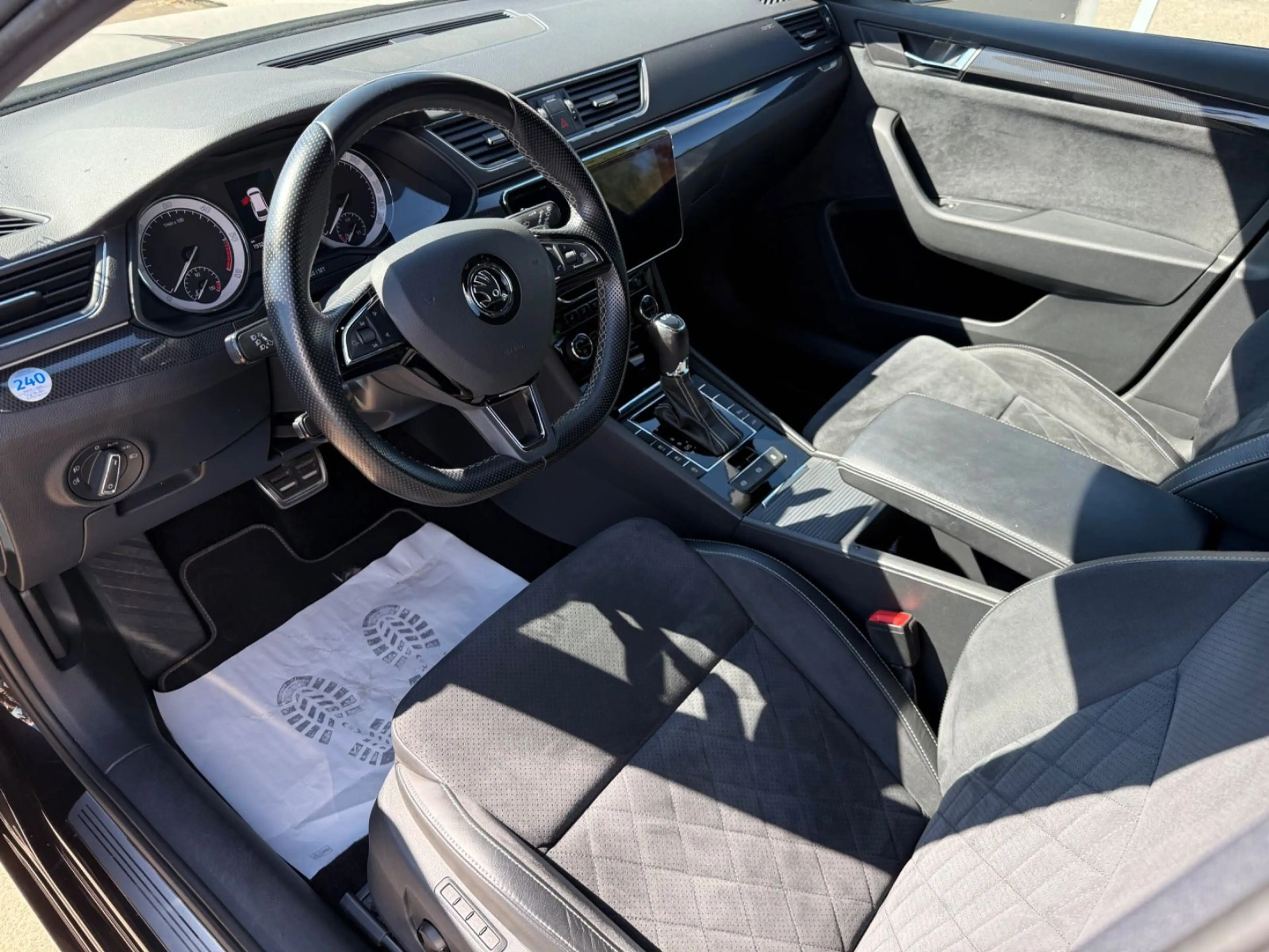 Skoda Superb Combi Sportline+AUTOMATIK+PDC+BC+MFL+ALCA — photo 14
