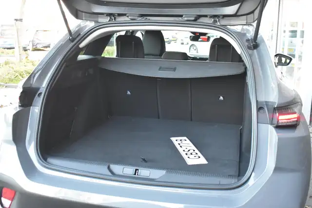 Peugeot 308 view 7