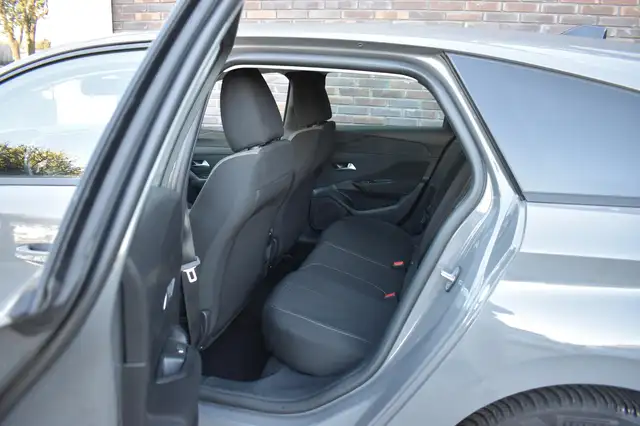 Peugeot 308 view 6