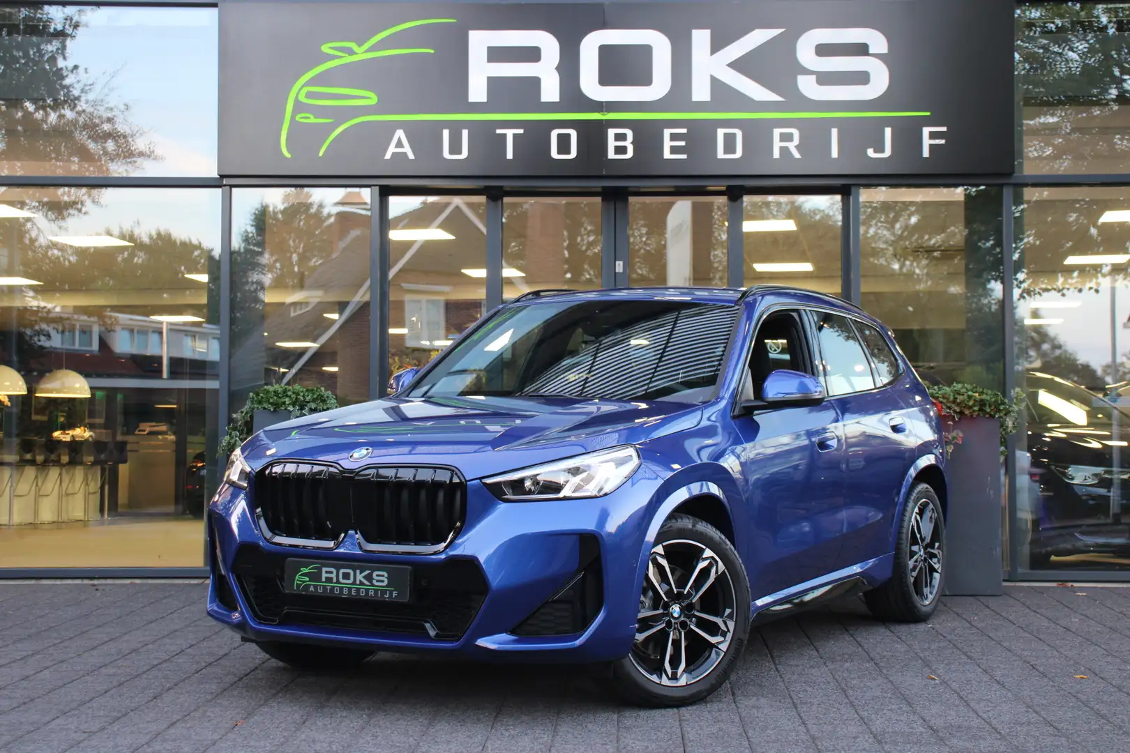 BMW X1 sDrive20i M-Sportpakket Shadowline Nieuw Blau - 1
