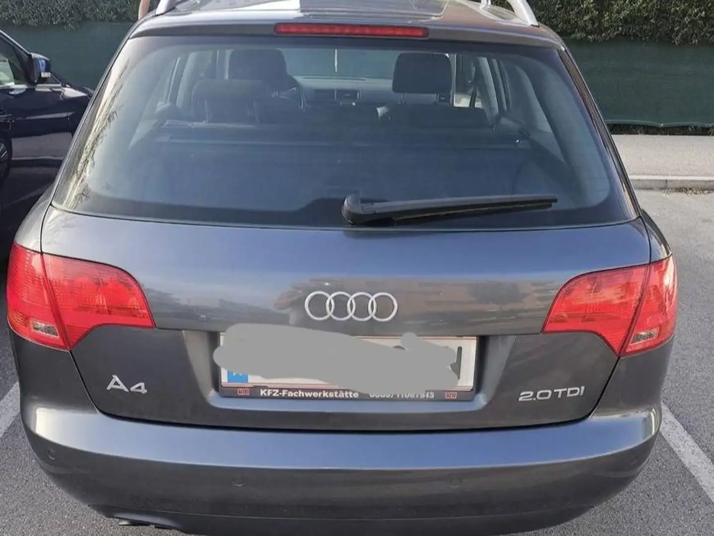 Audi A4 Audi A4 Avant 2.0 TDI (140 PS) – Gepflegter Kombi aus 3. Hand | 8-fach bereift ( nur eine Saison gefahren) Blau - 2