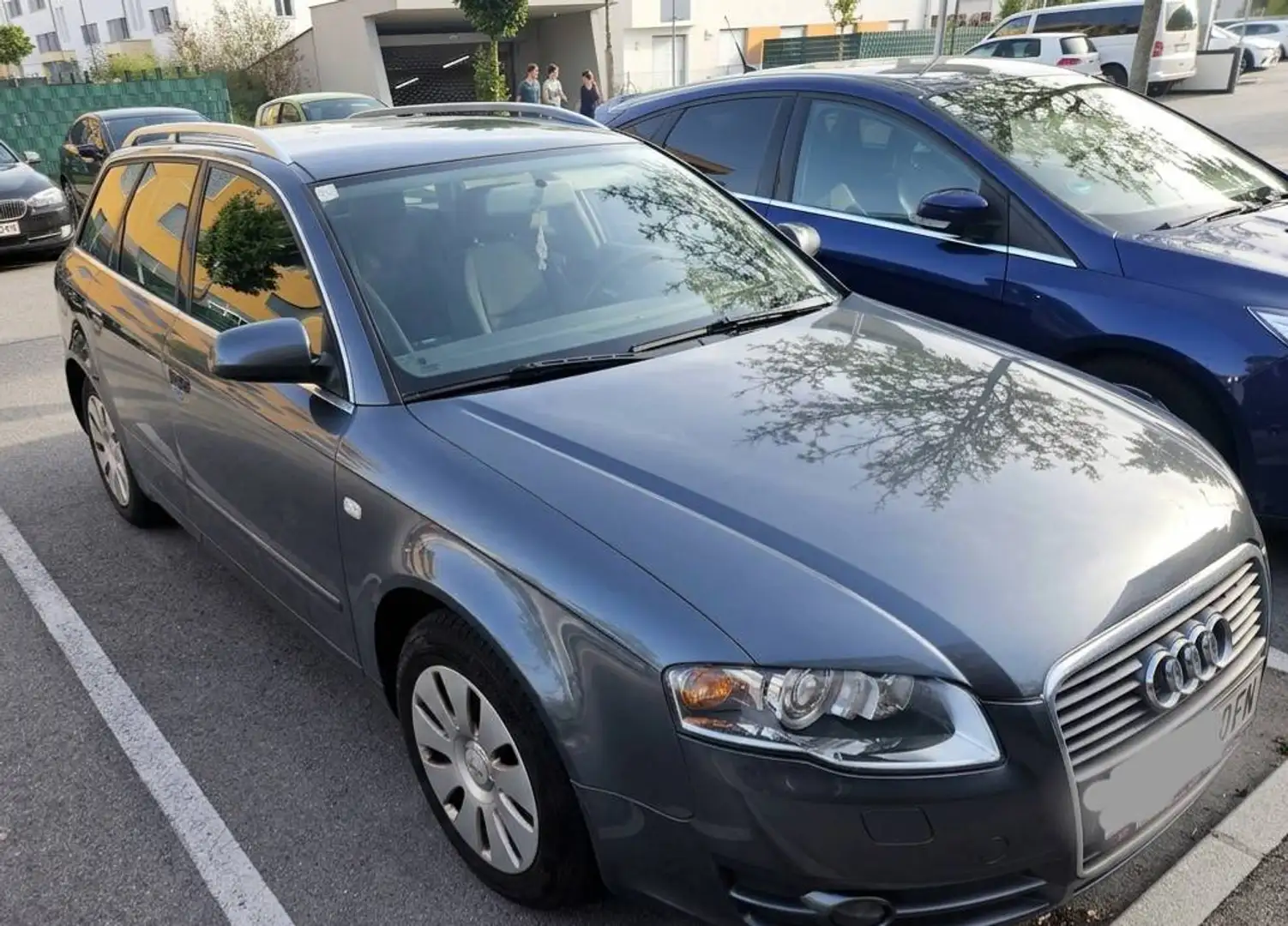 Audi A4 Audi A4 Avant 2.0 TDI (140 PS) – Gepflegter Kombi aus 3. Hand | 8-fach bereift ( nur eine Saison gefahren) Blau - 1