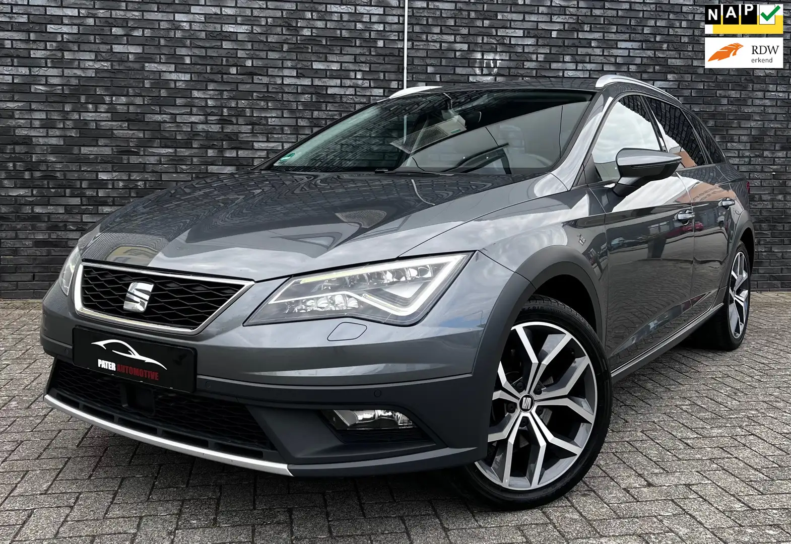 SEAT Leon ST 1.8 TSI X-PERIENCE 4-Drive 180pk Aut|ACC|Lane A Grey - 1