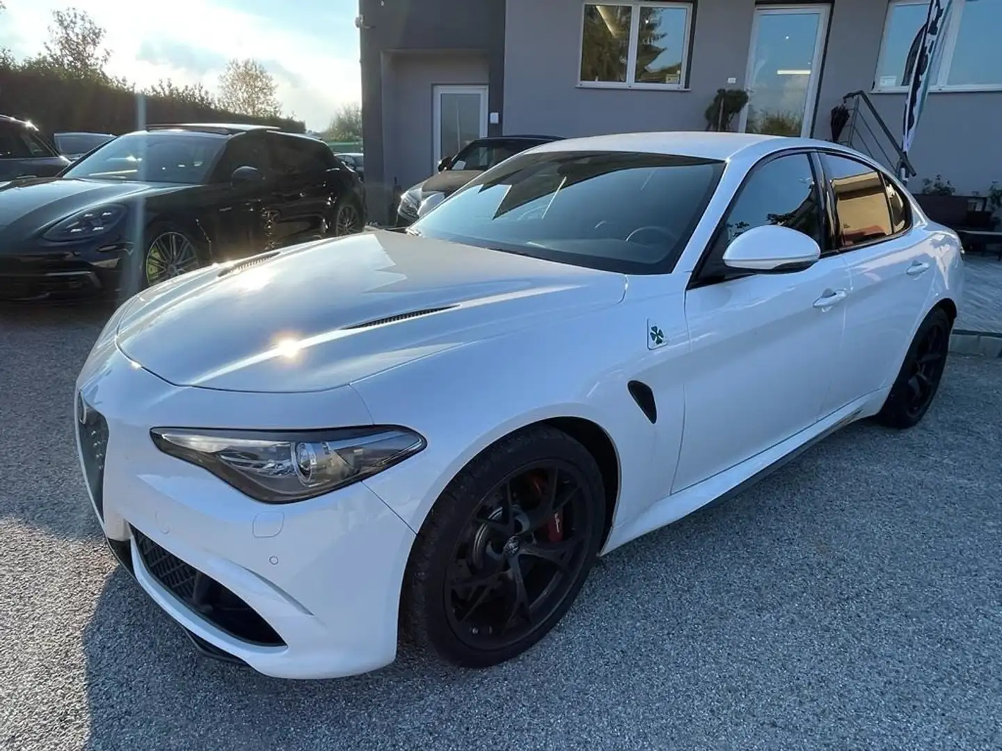 Alfa Romeo Giulia 2.9 T V6 AT8 Quadrifoglio Bianco - 1