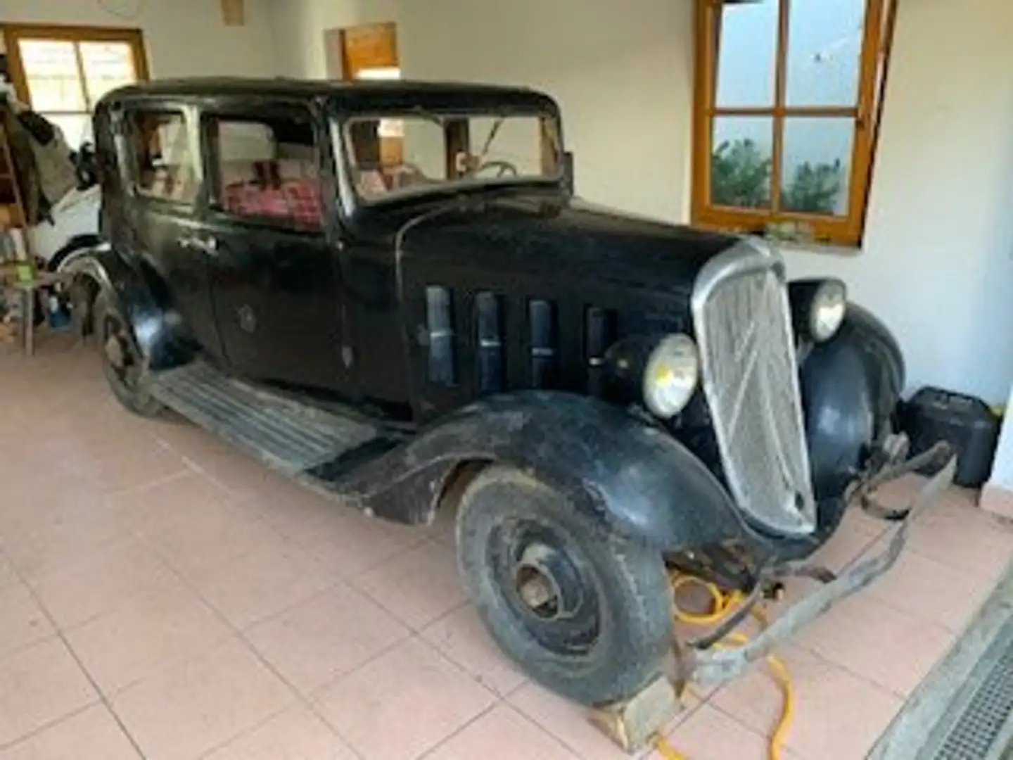 Citroen Zwei Rosalie aus dem Jahr 1936 Oldtimer Schwarz - 1