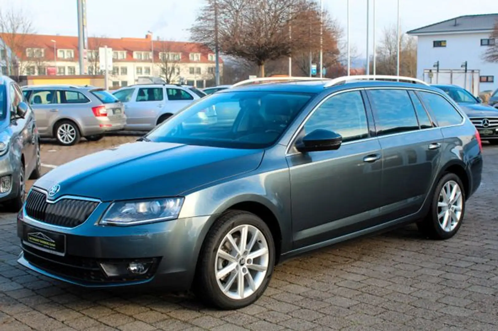 Skoda Octavia Grau - 1