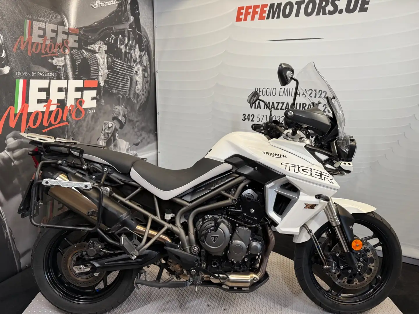Triumph Tiger 800 Bianco - 2