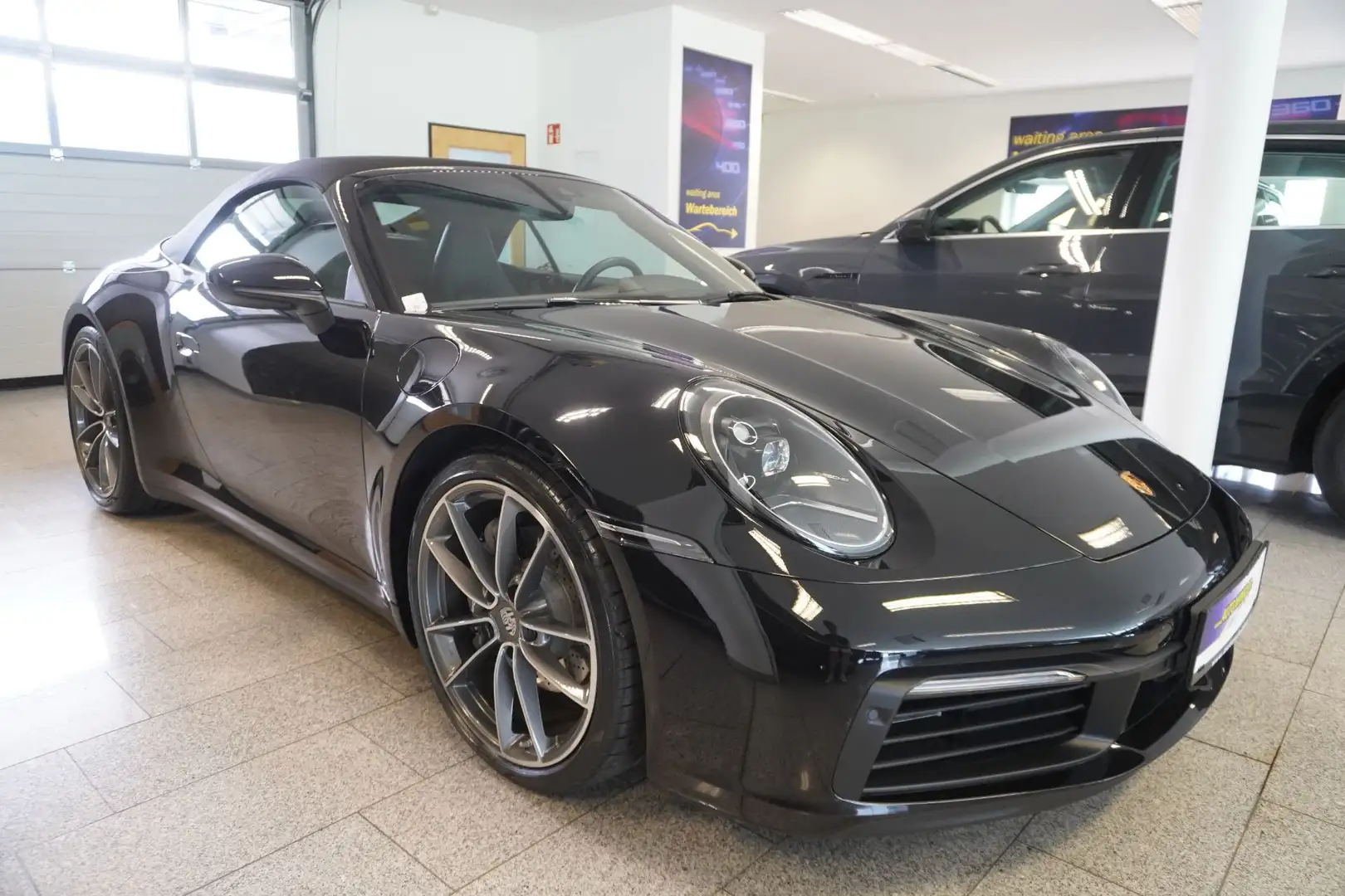 Porsche 911 Carrera Cabrio PDK BOSE/LED/ACC Schwarz - 2