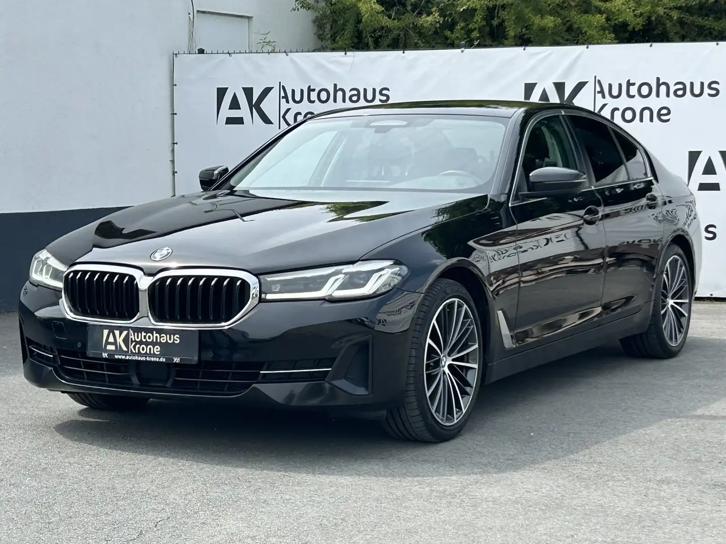 BMW 520 i Mild Hybrid *LIVE COCKPIT+*LED* KAMERA*SHZ*CARPL Noir - 2