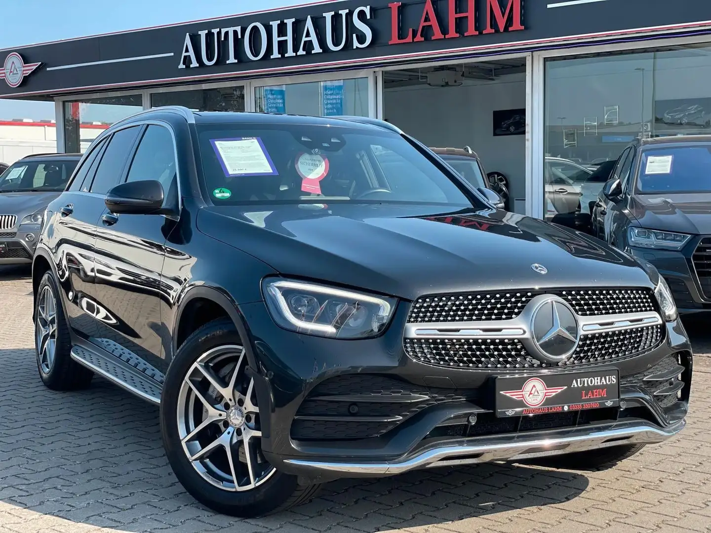 Mercedes-Benz GLC 300 d 9G-TRONIC"4Matic"AMG PAKET"PANO"1.HAND Grün - 1
