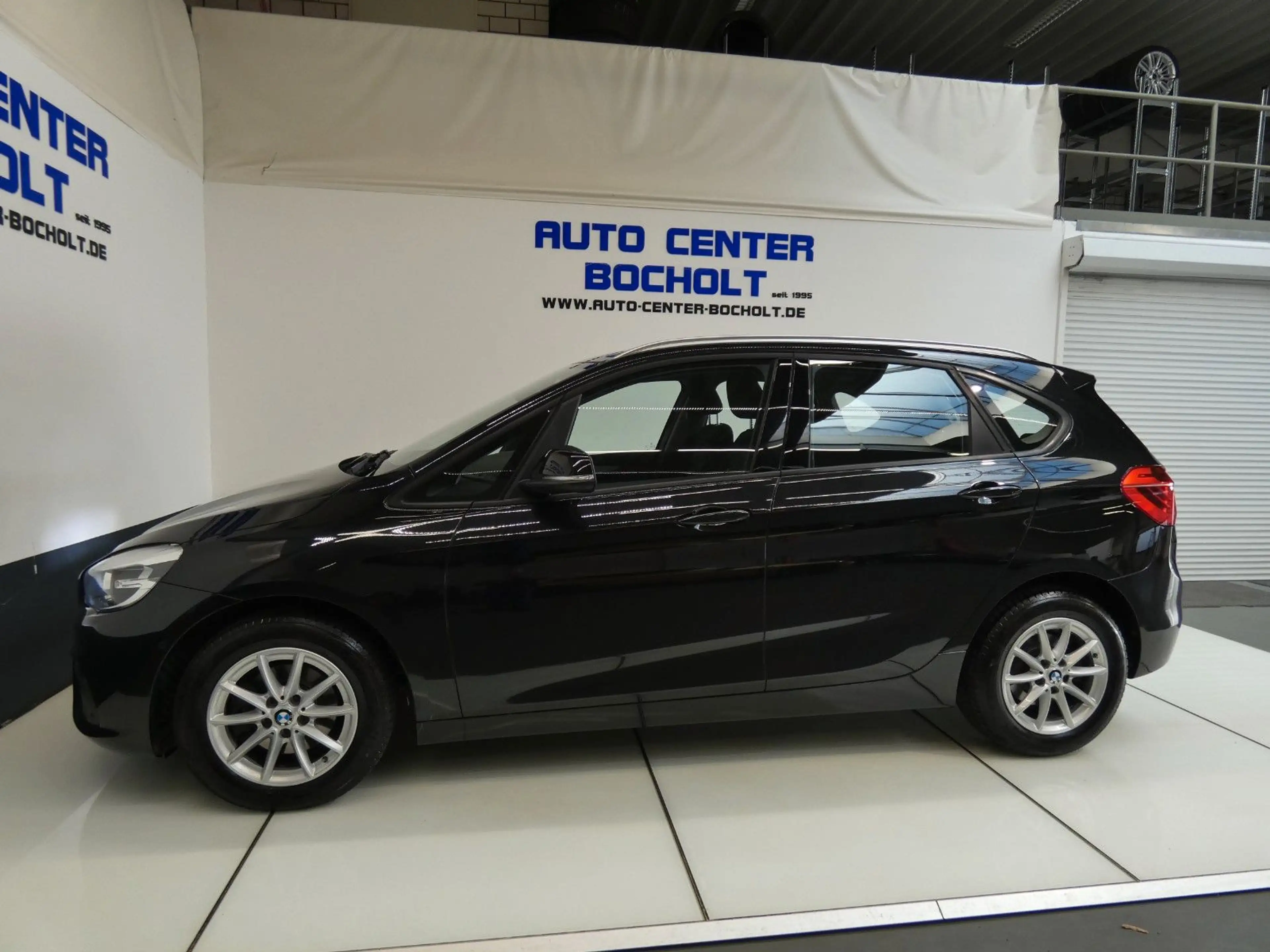 BMW 218 Advantage*Navi*Panorama — photo 12