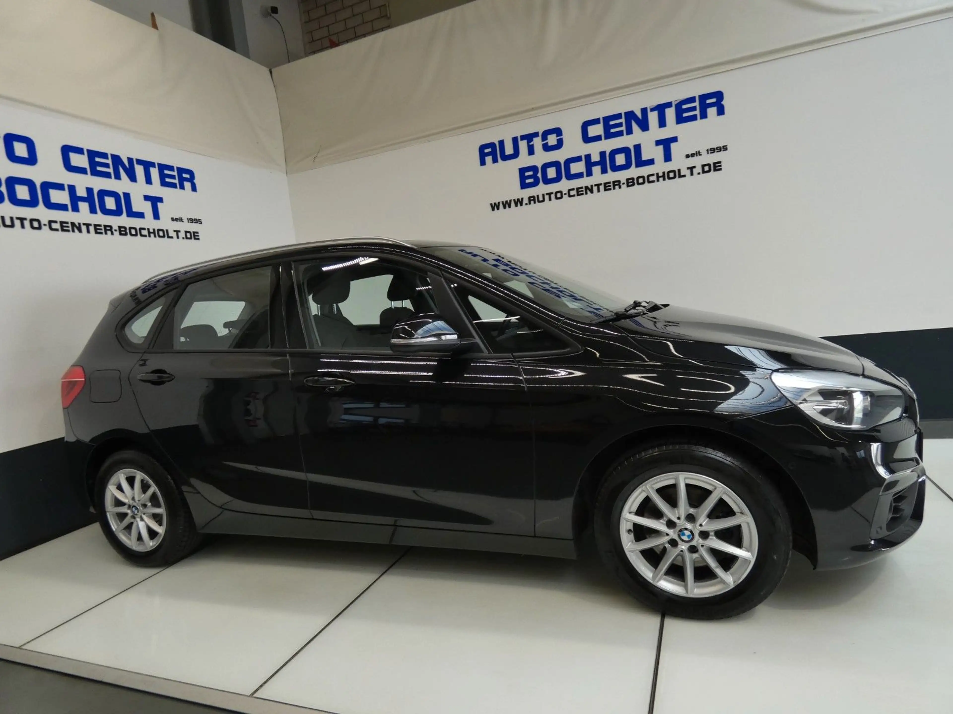 BMW 218 Advantage*Navi*Panorama — photo 3