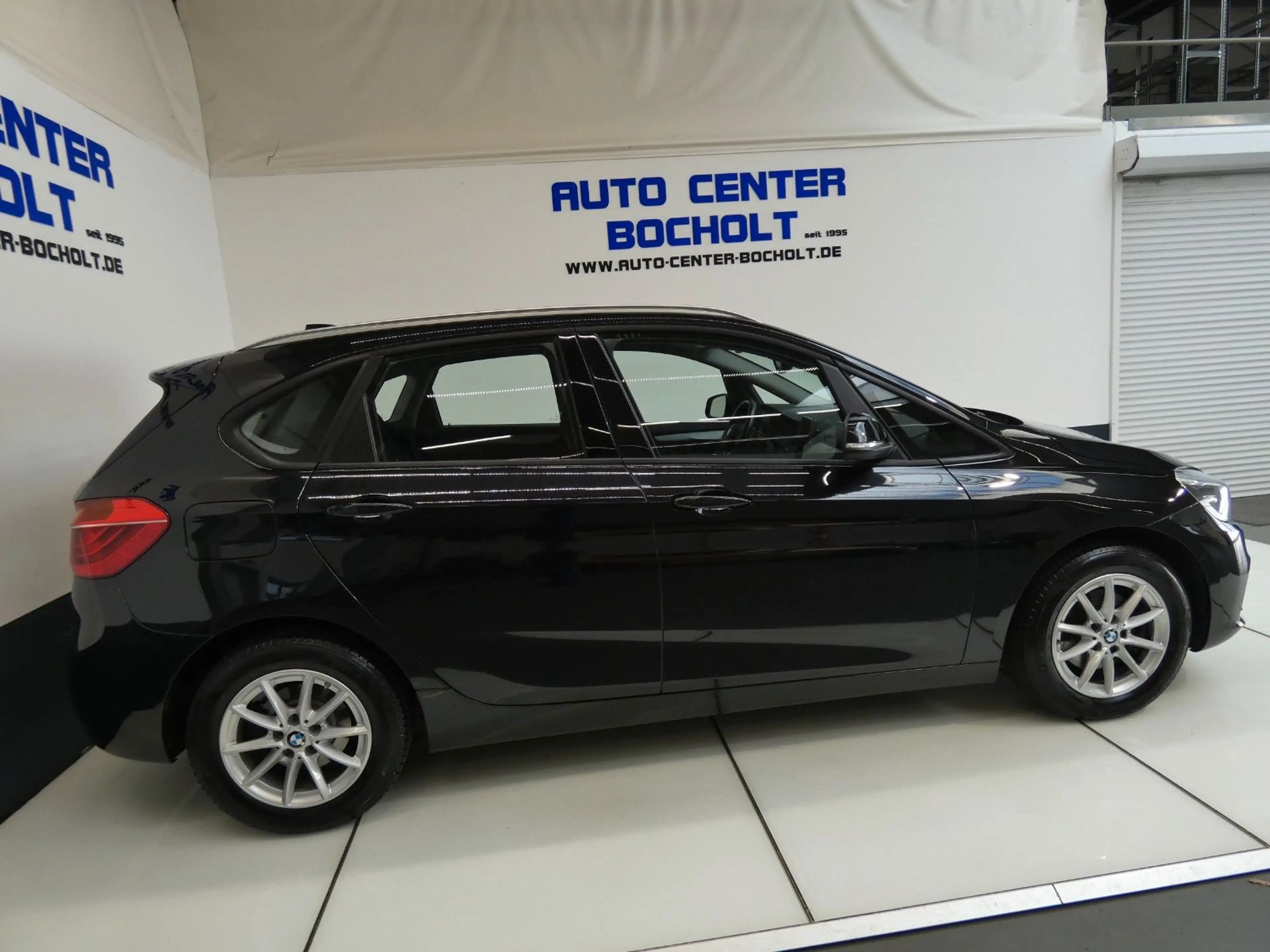 BMW 218 Advantage*Navi*Panorama — photo 6