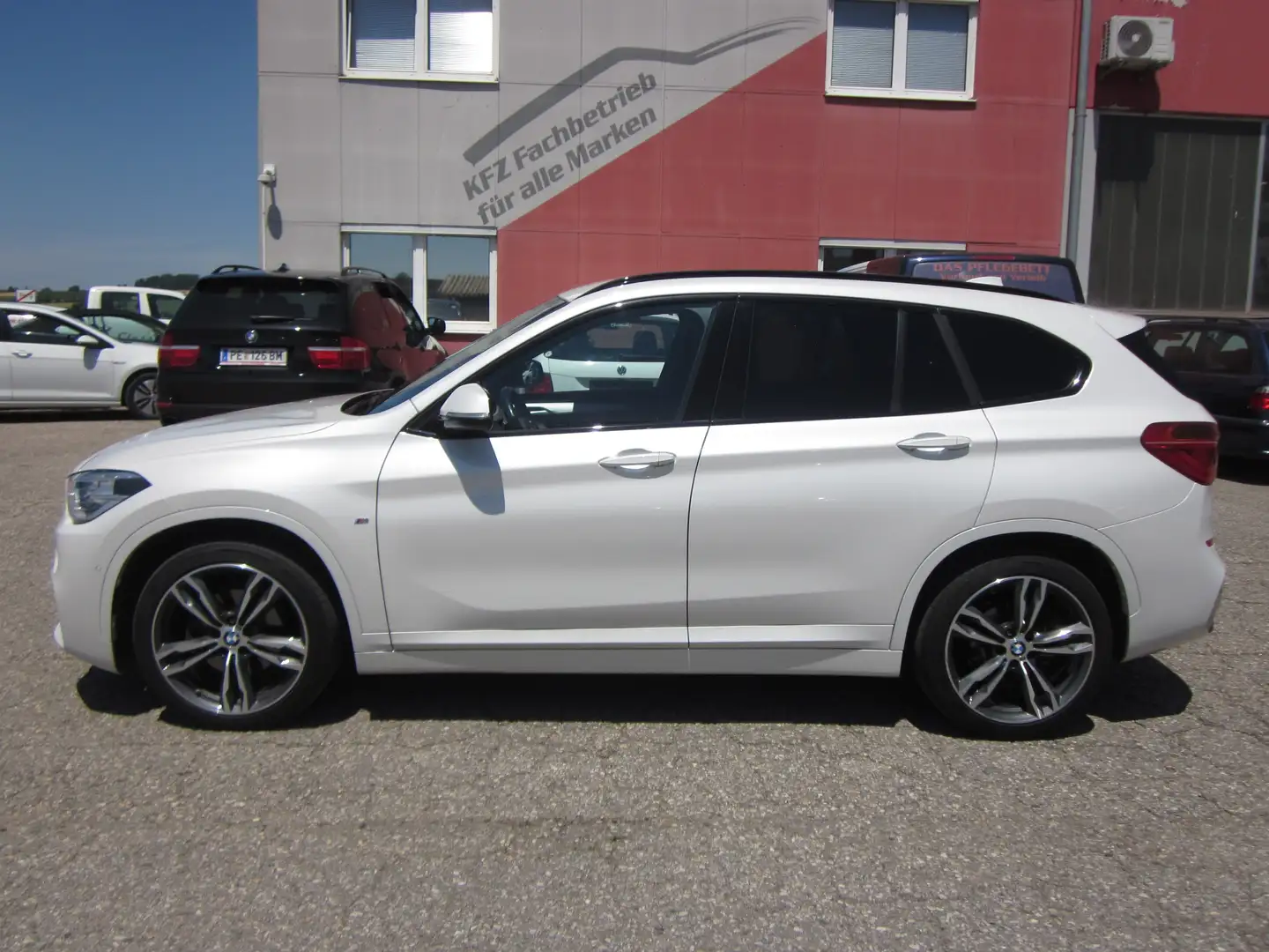 BMW X1 xDrive18d M Sport Aut. Weiß - 2
