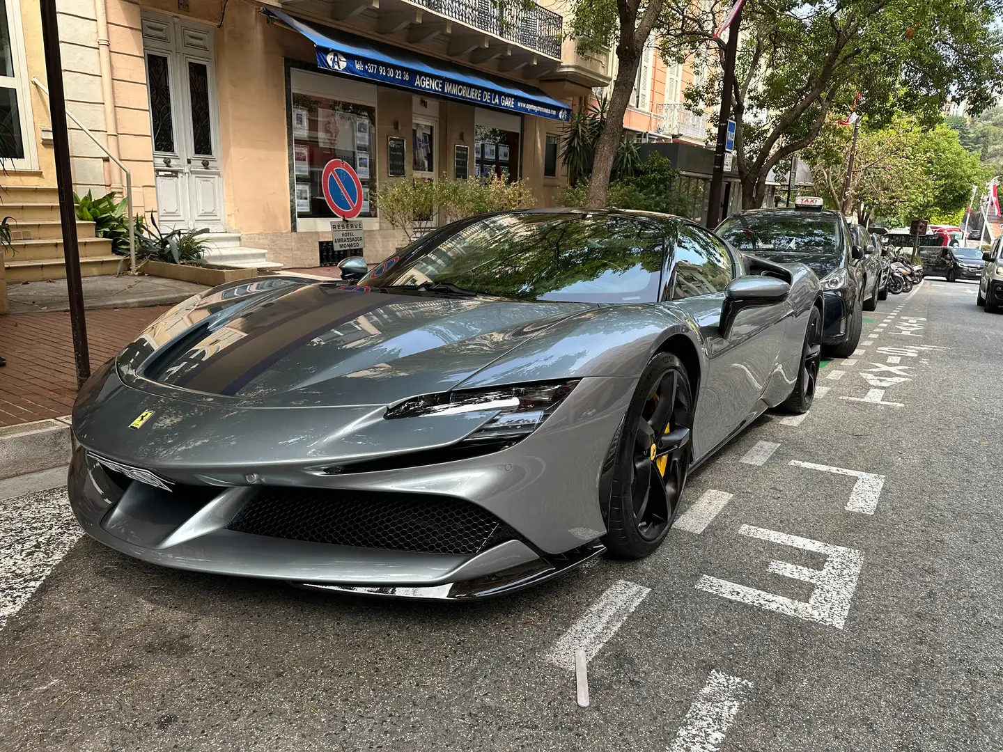 Ferrari SF90 Stradale 4.0 V8 780 ch PHEV Szürke - 2