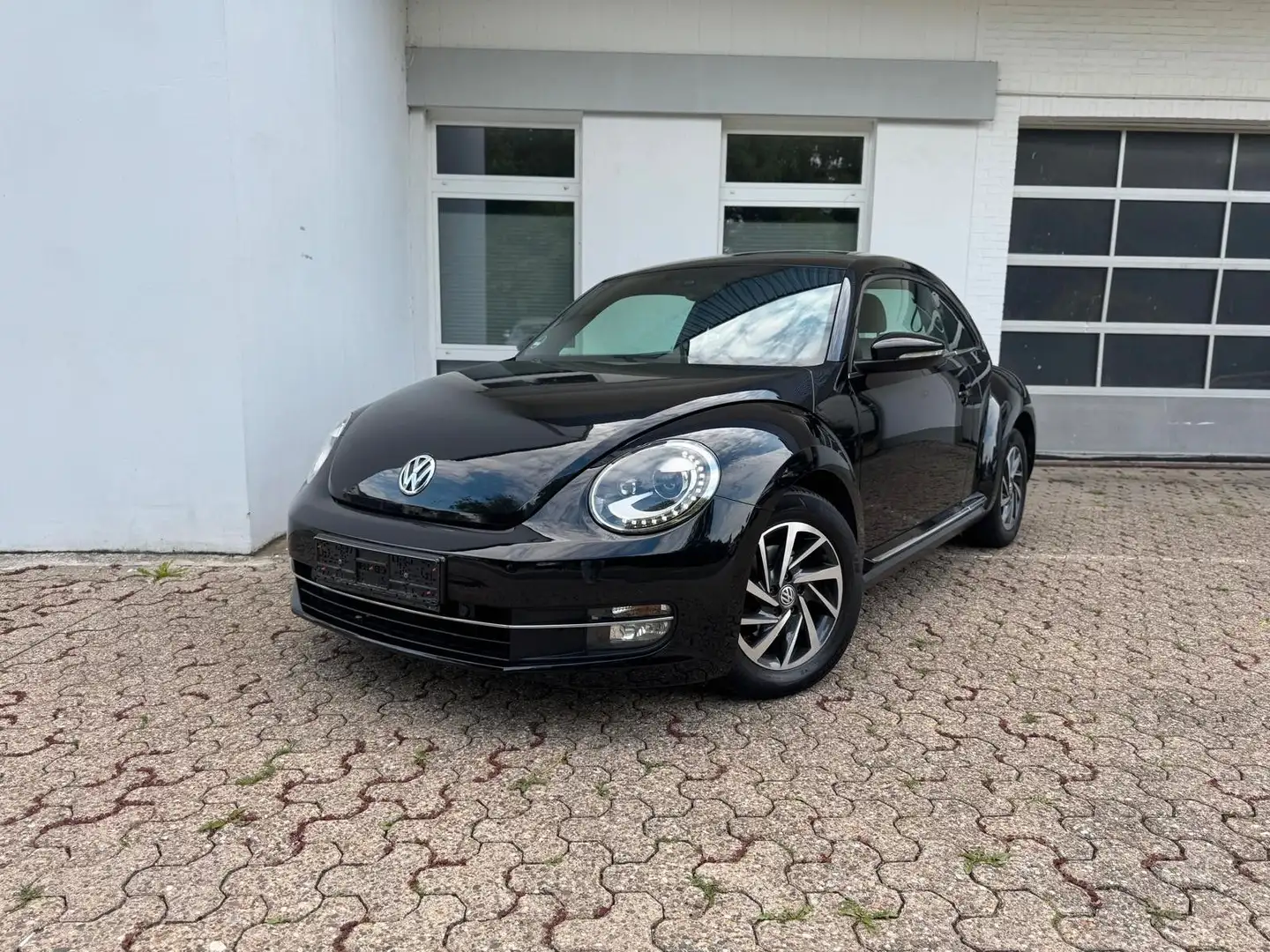 Volkswagen Beetle 1.2 TSI Lim. Design LED Klima Navi Sitzhz Zwart - 1