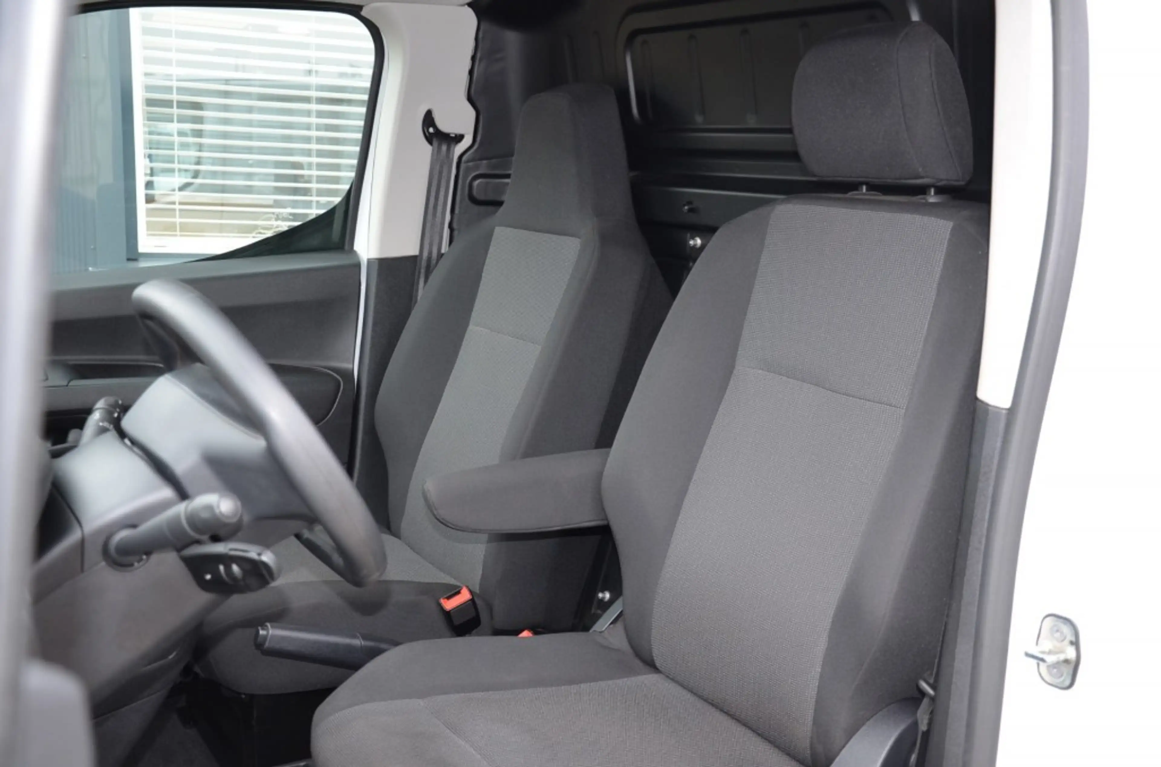 Peugeot Partner 1.5 BLUEHDI 100 — photo 11