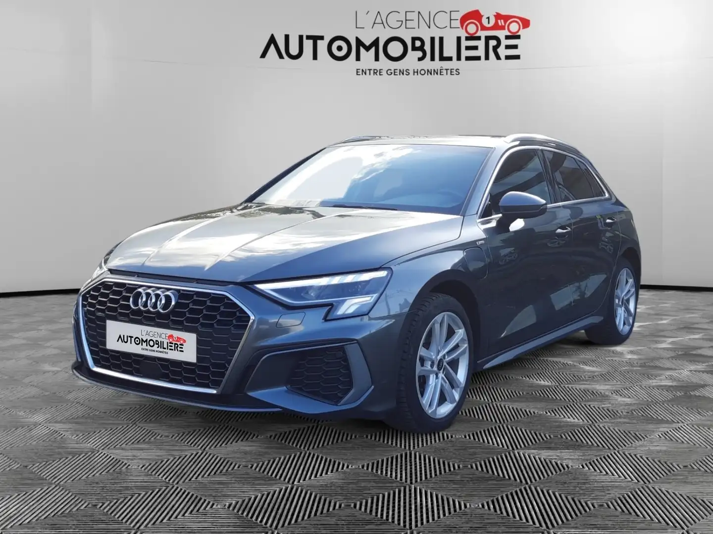 Audi A3 Sportback PHEV 40 TFSIe SLine *TVA*/Garantie 2028 Grijs - 1