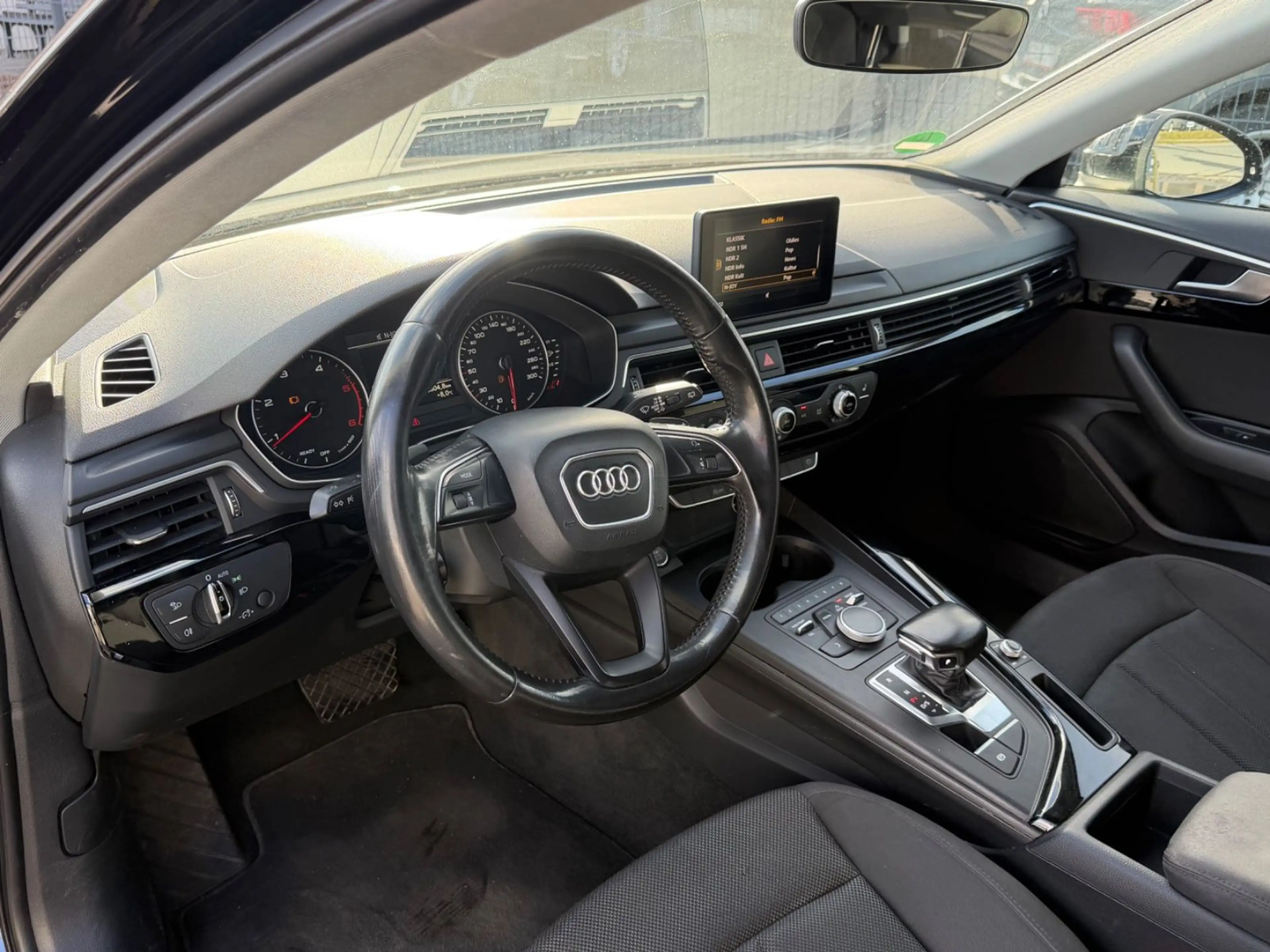 Audi A4 Avant 2.0 TDI Basis Xenon Temp Klimaauto SHZ — photo 12