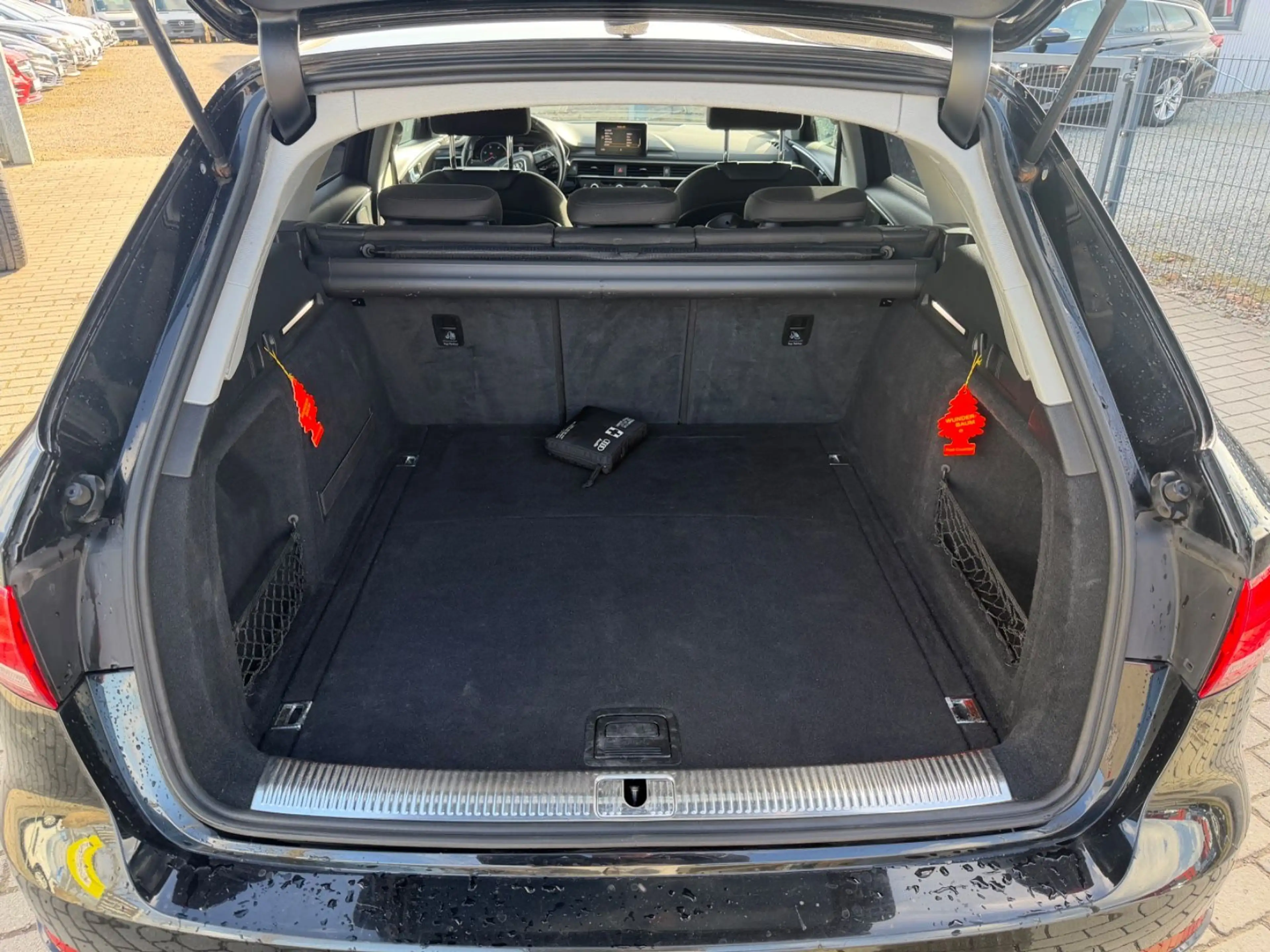 Audi A4 Avant 2.0 TDI Basis Xenon Temp Klimaauto SHZ — photo 8