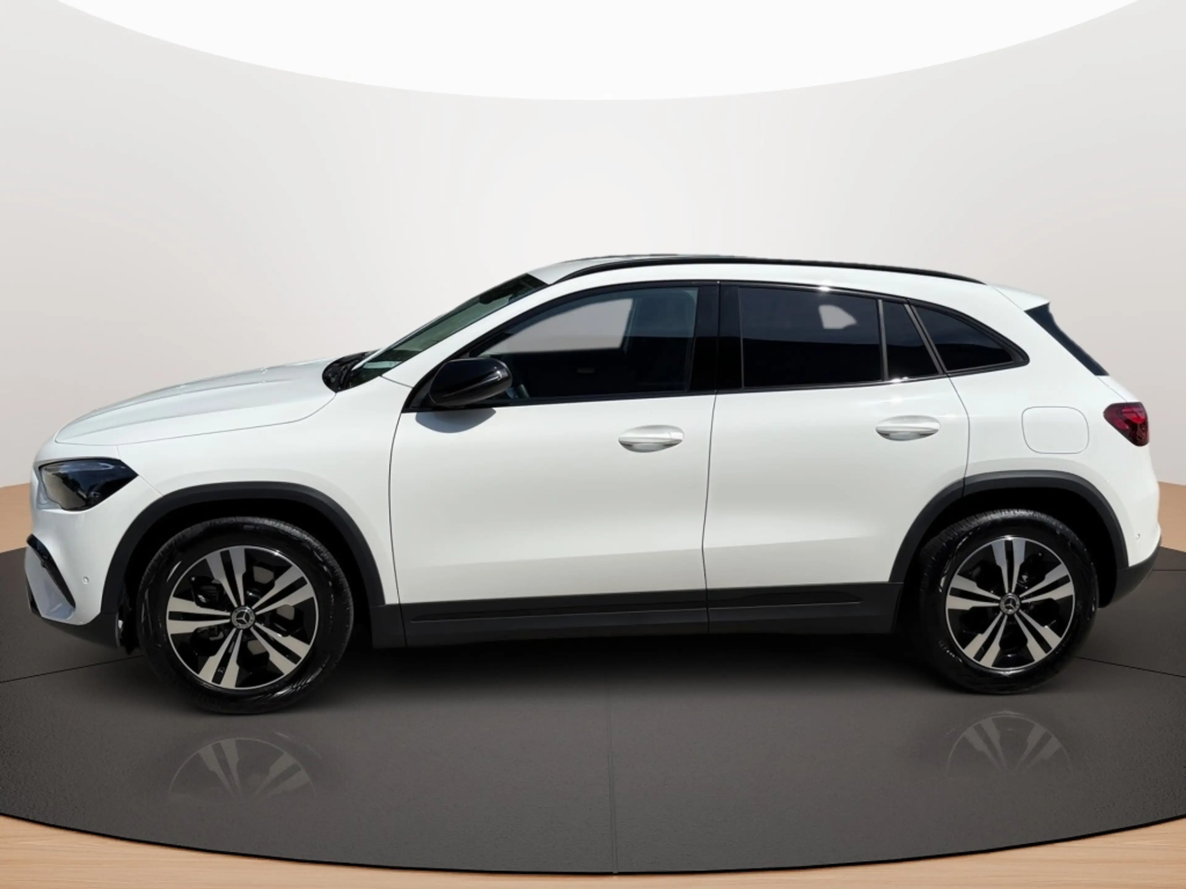 Mercedes-Benz GLA 180 NIGHT PROGRESSIVE KAMERA SPUR PDC SHZ — photo 10