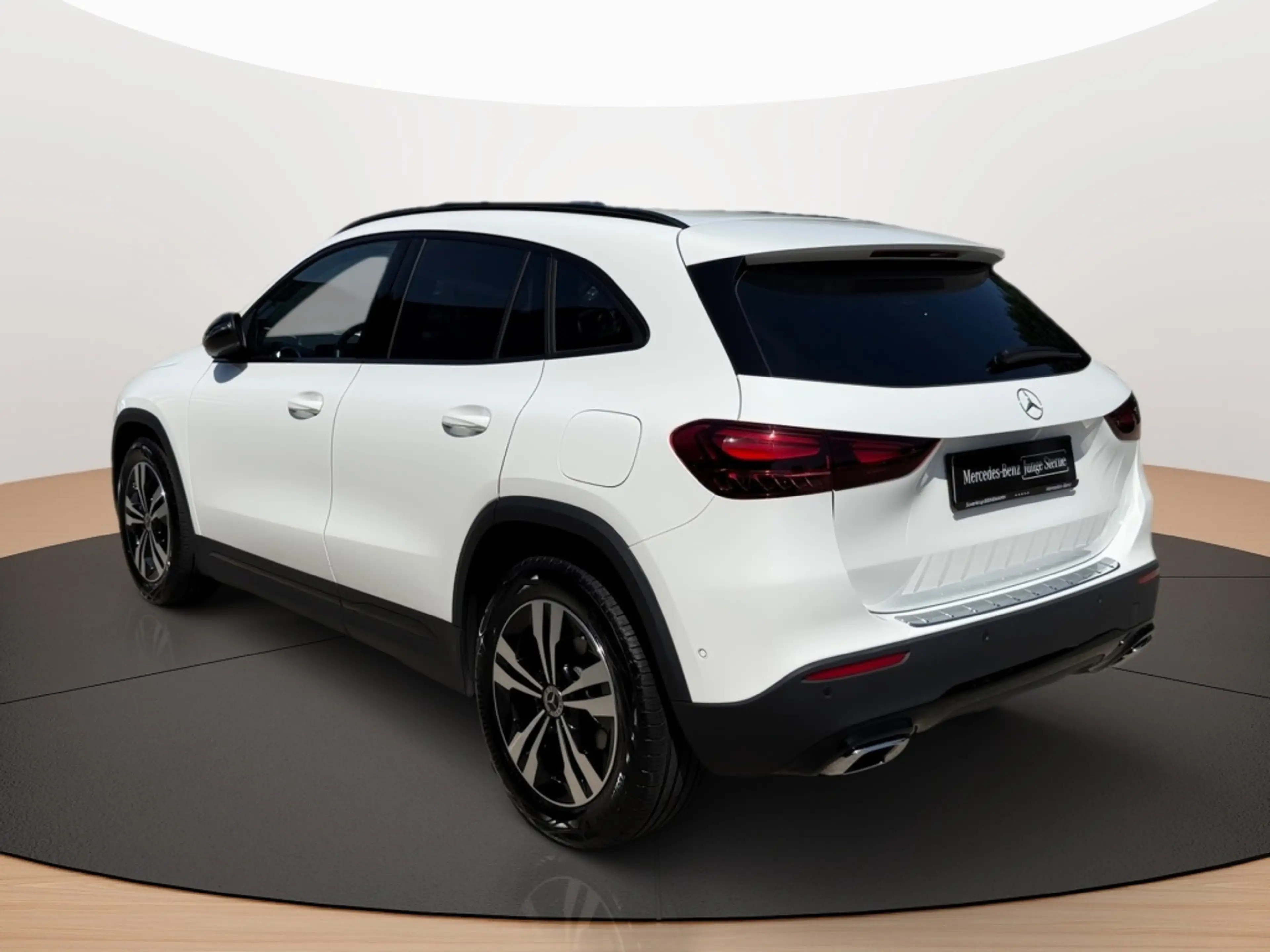 Mercedes-Benz GLA 180 NIGHT PROGRESSIVE KAMERA SPUR PDC SHZ — photo 9