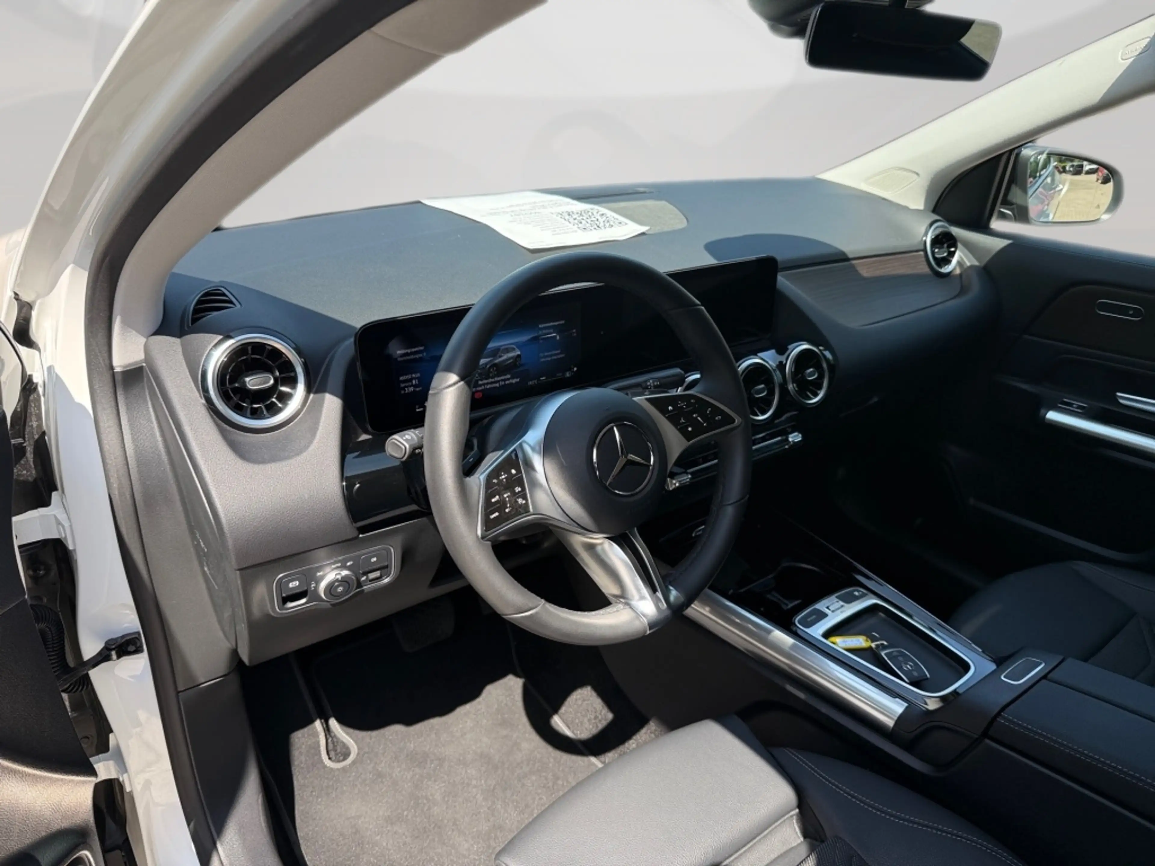 Mercedes-Benz GLA 180 NIGHT PROGRESSIVE KAMERA SPUR PDC SHZ — photo 12