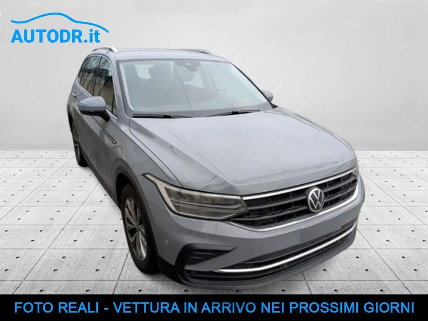 Volkswagen Tiguan 2.0 TDI 150CV DSG Life Fari LED, Navi, ACC, Km cer Grau - 2