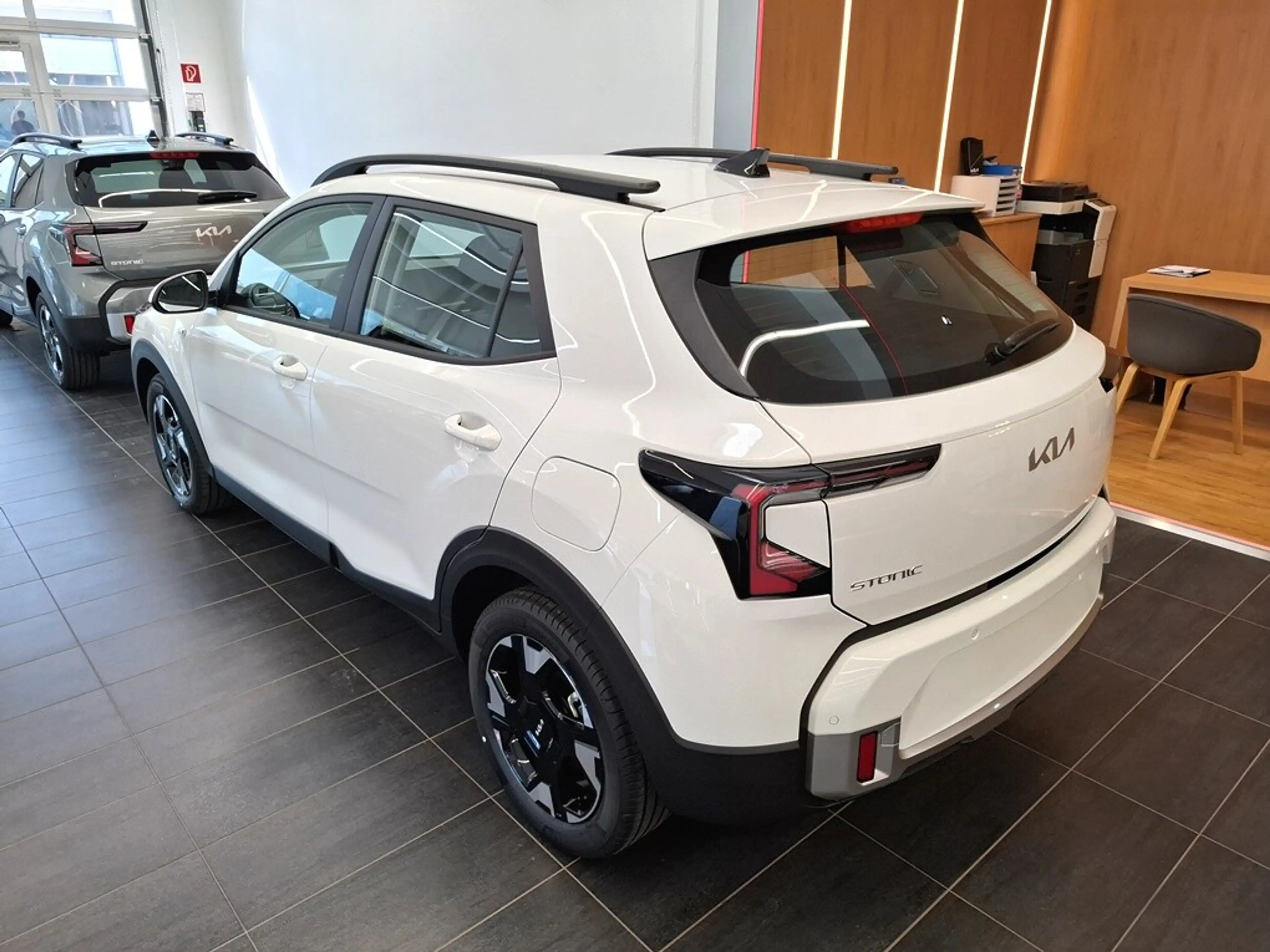 Kia Stonic 1,0 TGDI GPF ISG Titan — photo 3