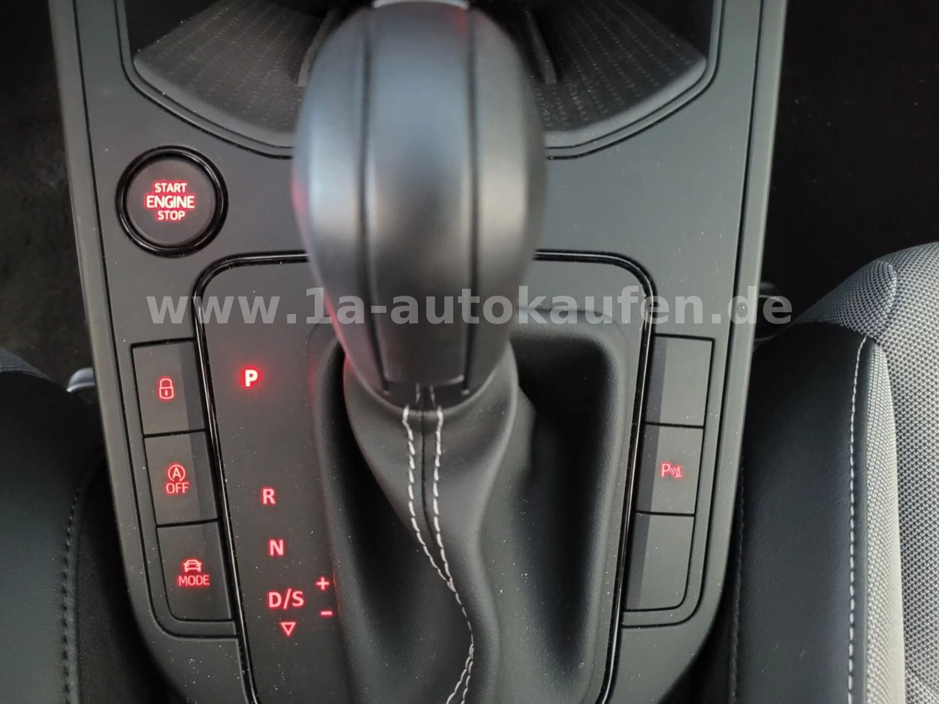 SEAT Ibiza TSI FR Black Edition DSG m. Kamera/ACC — photo 15