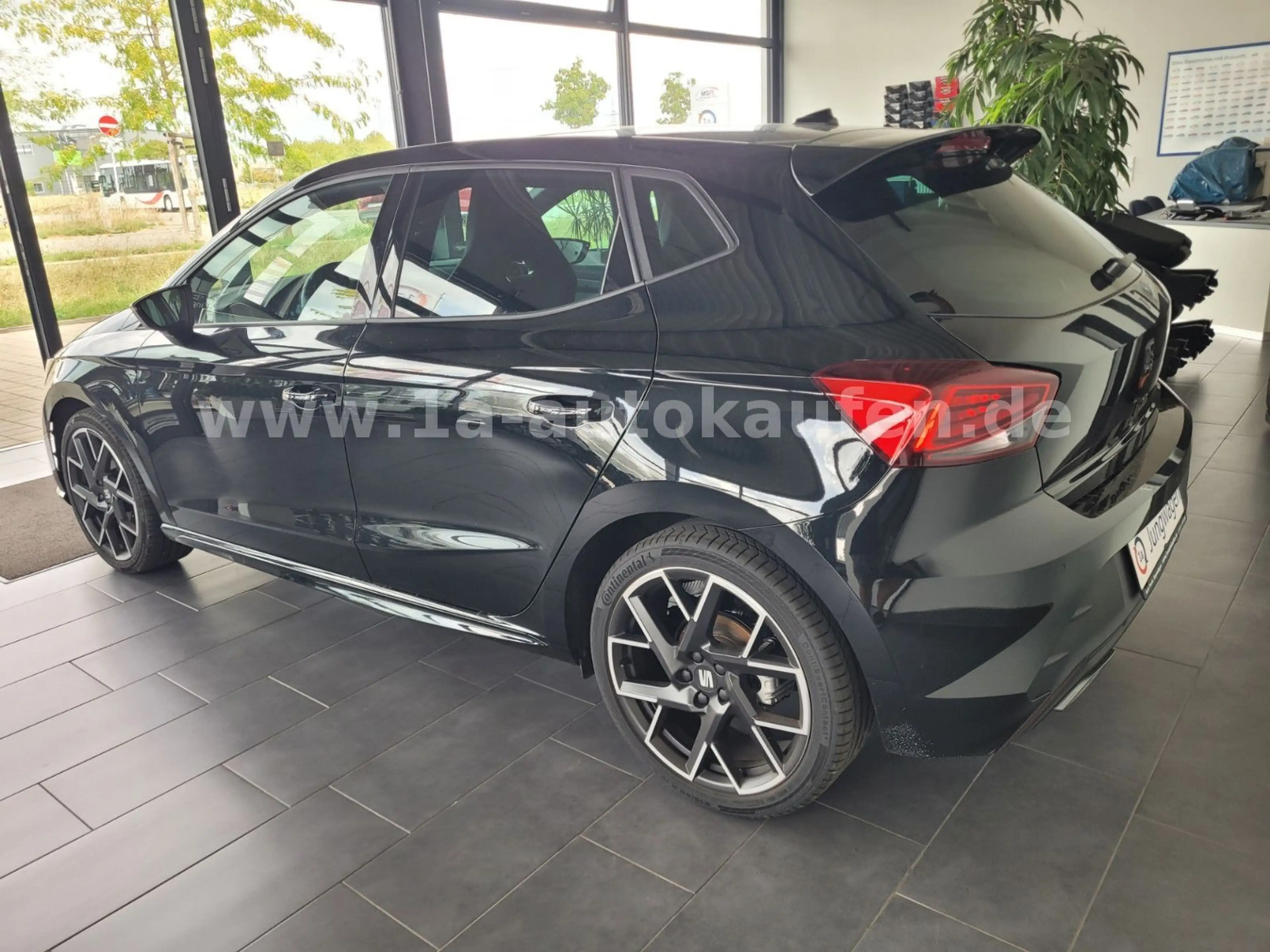 SEAT Ibiza TSI FR Black Edition DSG m. Kamera/ACC — photo 5