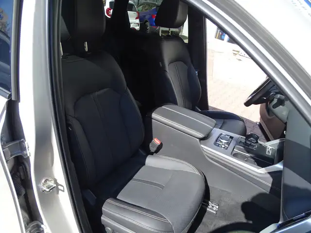 Mazda CX-60 view 10