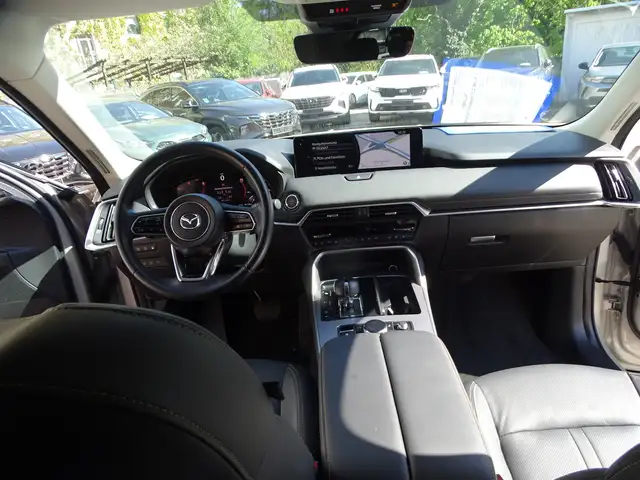 Mazda CX-60 view 11